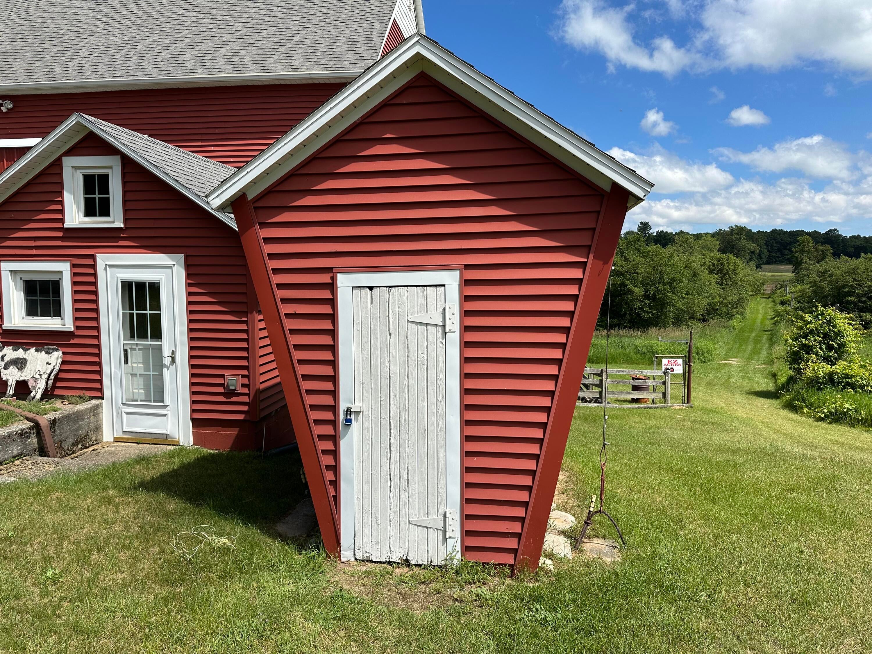 Fennville, Michigan, 49408, United States, 4 Bedrooms Bedrooms, ,4 BathroomsBathrooms,Residential,For Sale,1766735