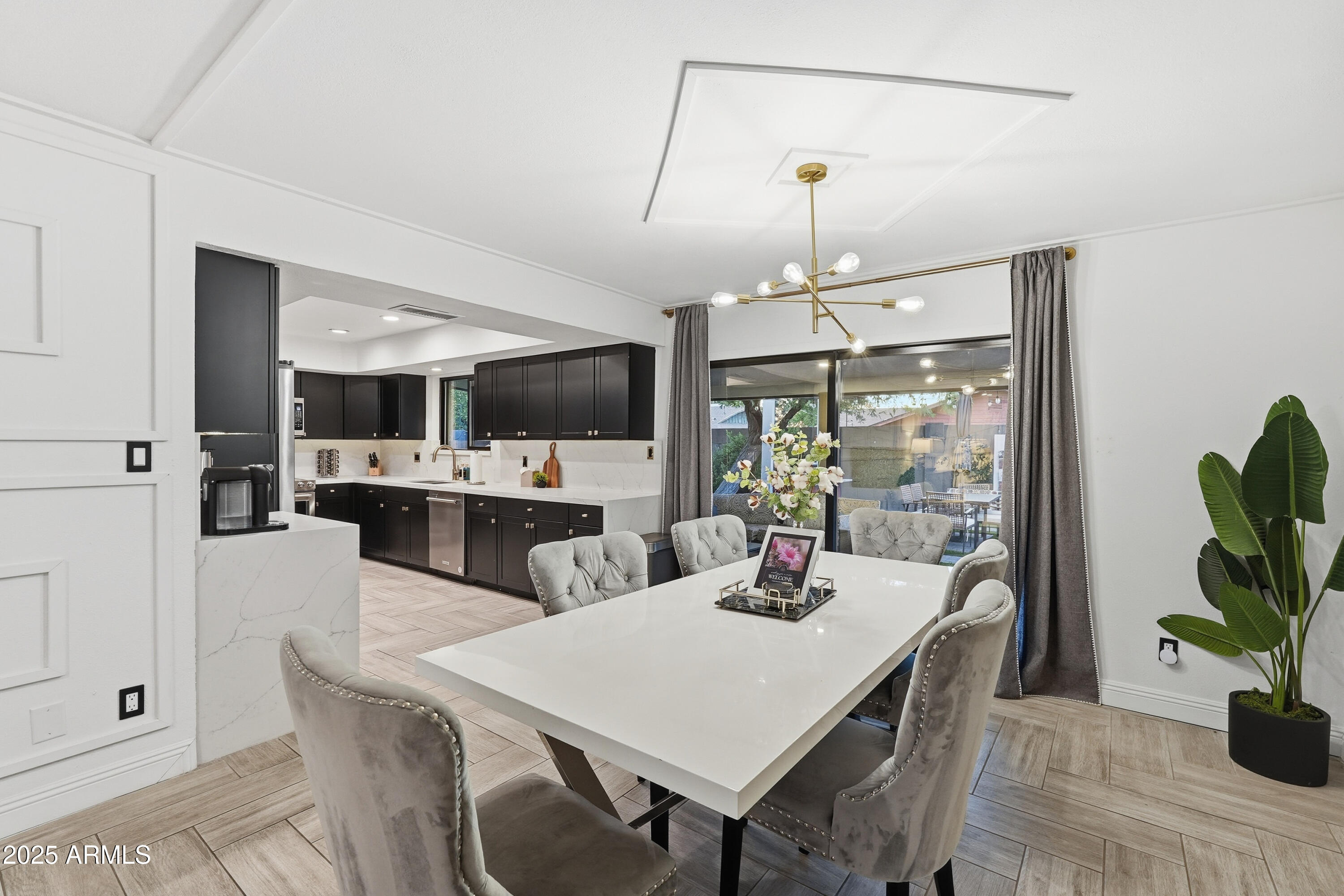 Scottsdale, Arizona, 85251, United States, 4 Bedrooms Bedrooms, ,2 BathroomsBathrooms,Residential,For Sale,2001861