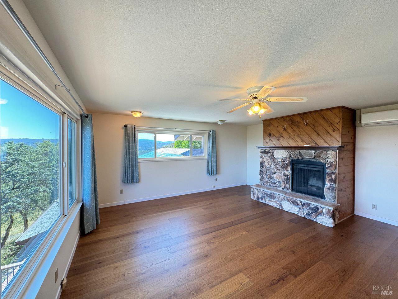 Lakeport, California, 95453, United States, 4 Bedrooms Bedrooms, ,3 BathroomsBathrooms,Residential,For Sale,2015104