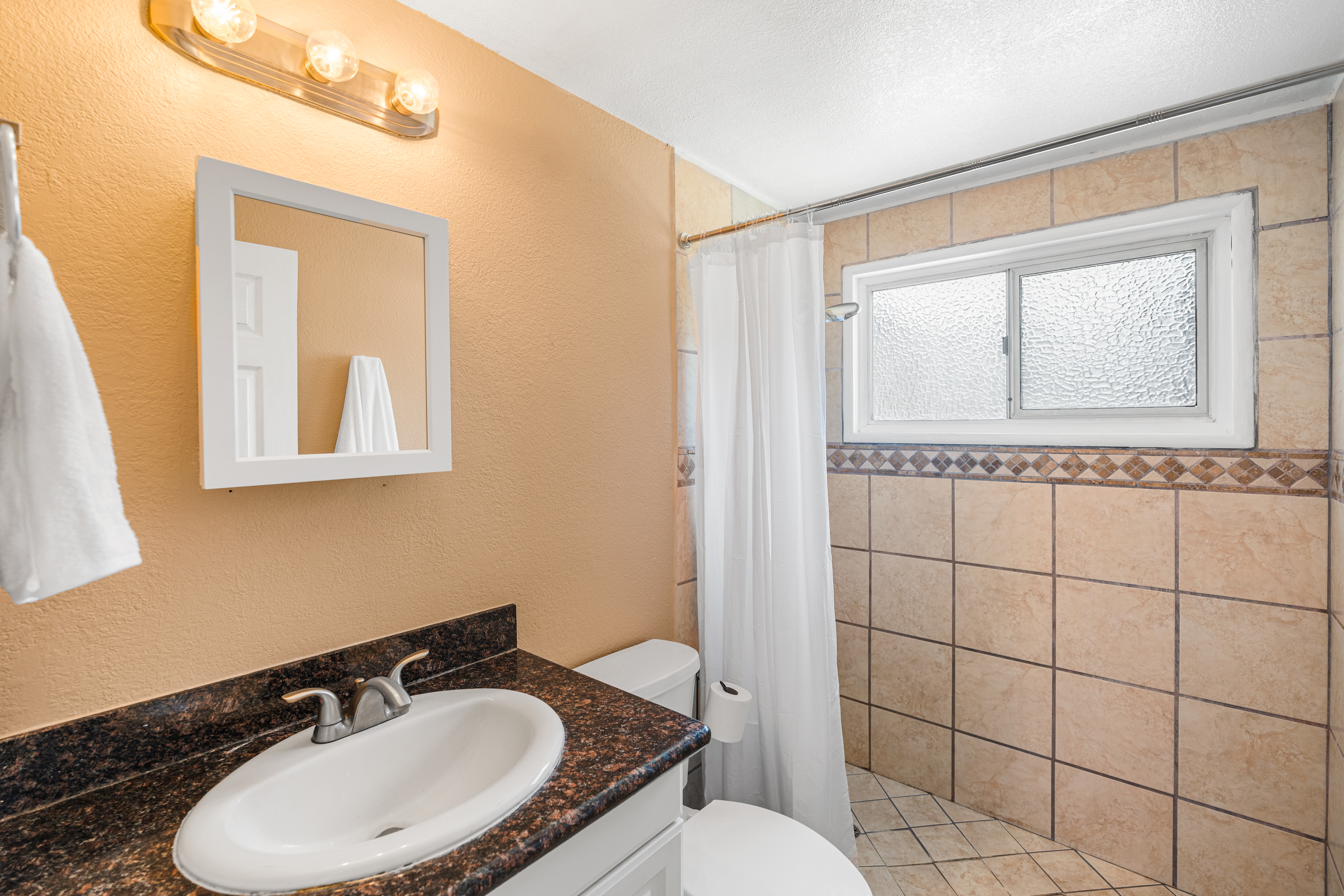  5625 Layton Drive, North Highlands, CA 95660 - 物件實景