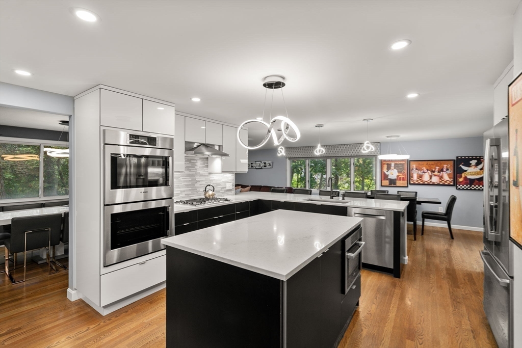 Newton, Massachusetts, 02459, United States, 5 Bedrooms Bedrooms, ,4 BathroomsBathrooms,Residential,For Sale,1939309