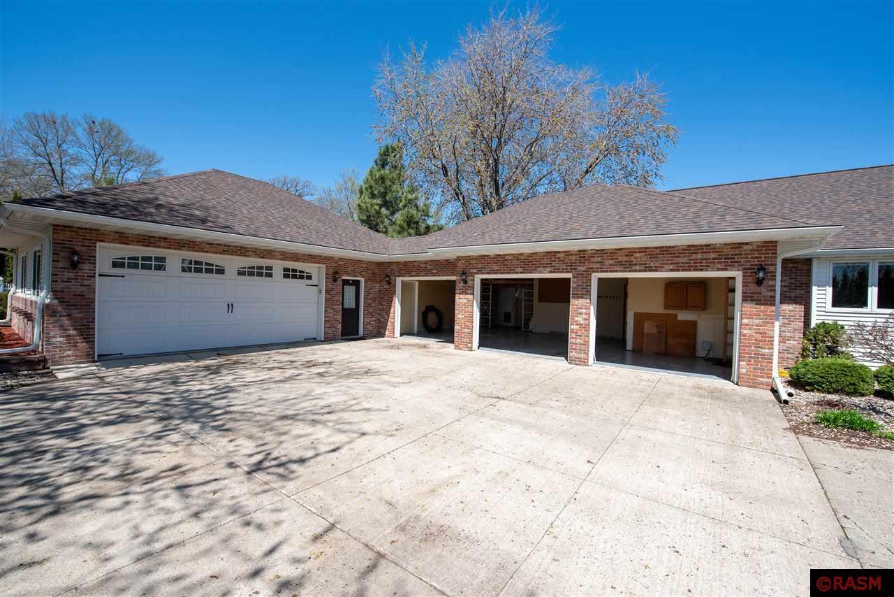Lake Crystal, Minnesota, 56055, United States, 4 Bedrooms Bedrooms, ,3 BathroomsBathrooms,Residential,For Sale,1798331
