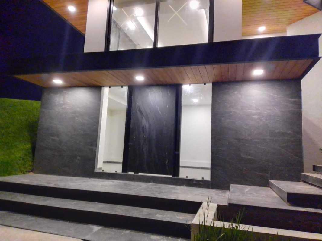 Mandarina, Atizapán de Zaragoza, Estado de México, 52938, Mexico, 4 Bedrooms Bedrooms, ,6 BathroomsBathrooms,Residential,For Sale,Mandarina,1443576