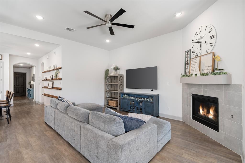 Celina, Texas, 75009, United States, 4 Bedrooms Bedrooms, ,3 BathroomsBathrooms,Residential,For Sale,1950942