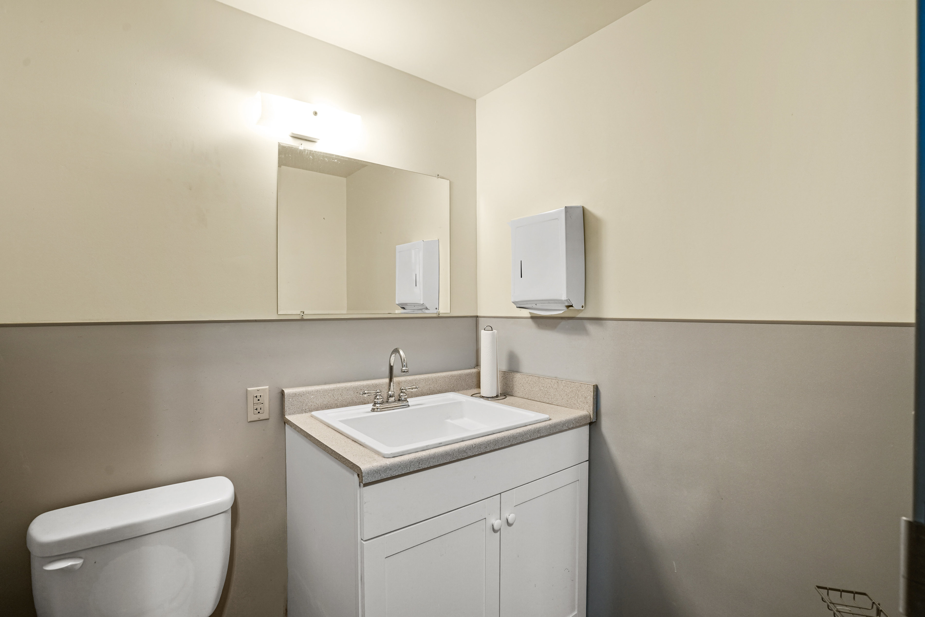  Lives Like Two Homes - 物件實景