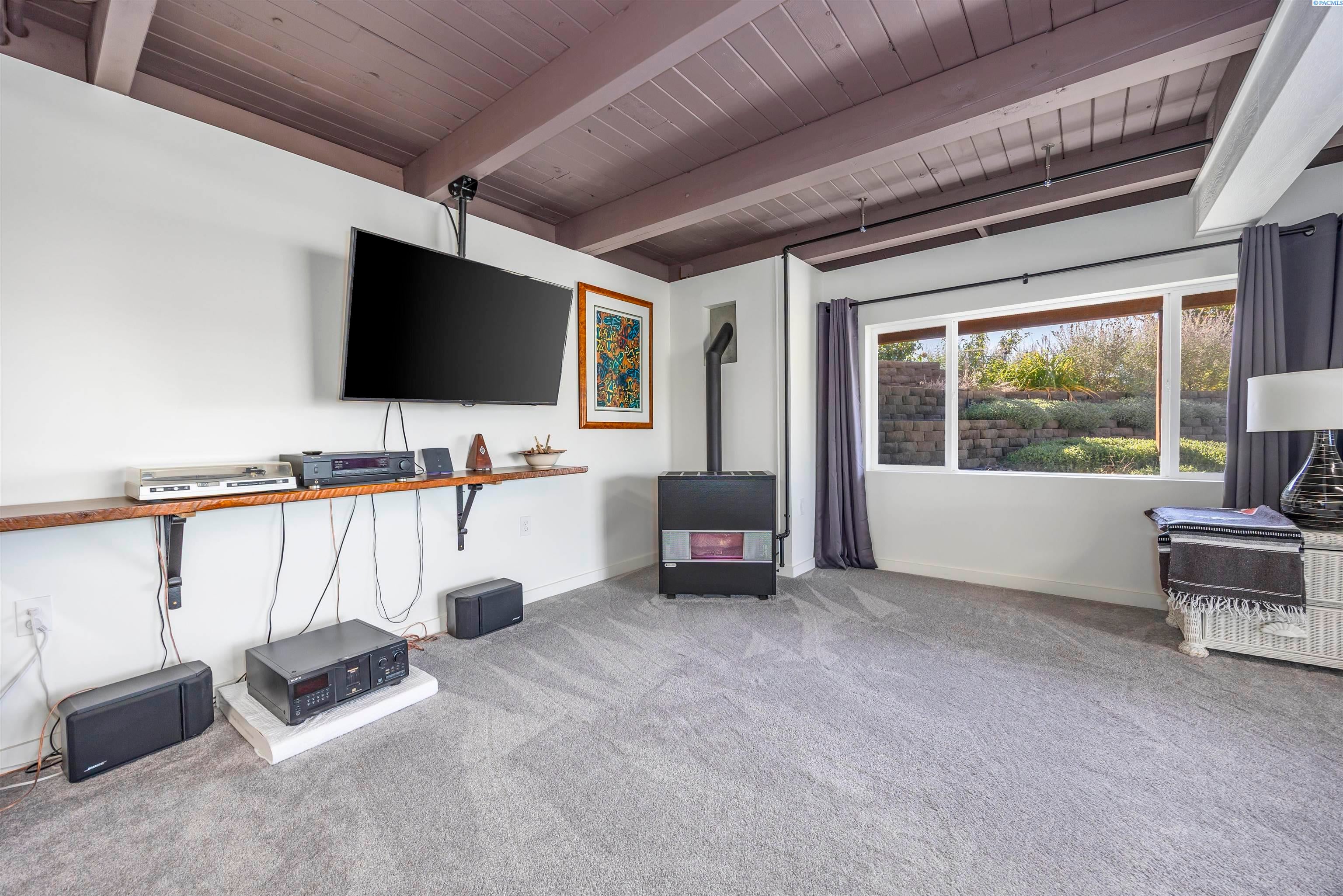 Benton City, Washington, 99320, United States, 3 Bedrooms Bedrooms, ,2 BathroomsBathrooms,Residential,For Sale,1992566