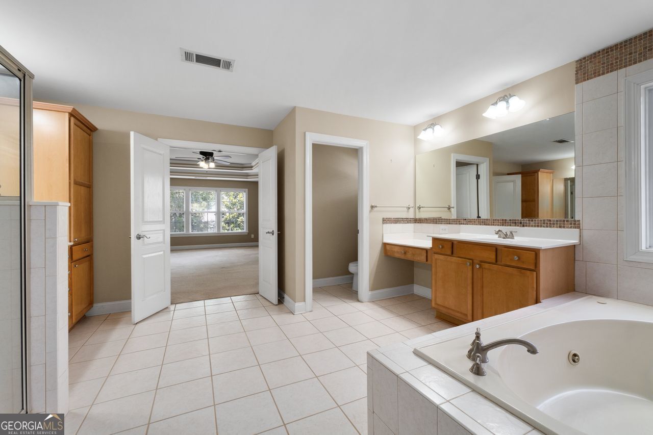 Stonecrest, Georgia, 30038, United States, 5 Bedrooms Bedrooms, ,4 BathroomsBathrooms,Residential,For Sale,1907075