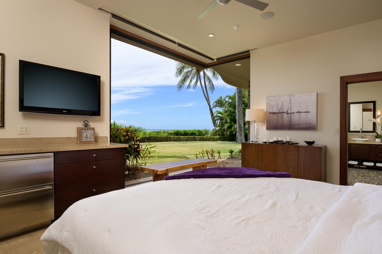 Lahaina, Hawaii, 96761, United States, 7 Bedrooms Bedrooms, ,9 BathroomsBathrooms,Residential,For Sale,1934362