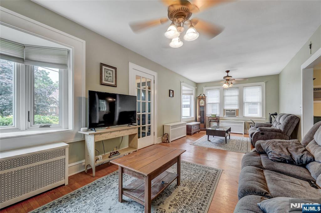 Fair Lawn, New Jersey, 07410, United States, 3 Bedrooms Bedrooms, ,3 BathroomsBathrooms,Residential,For Sale,1992145