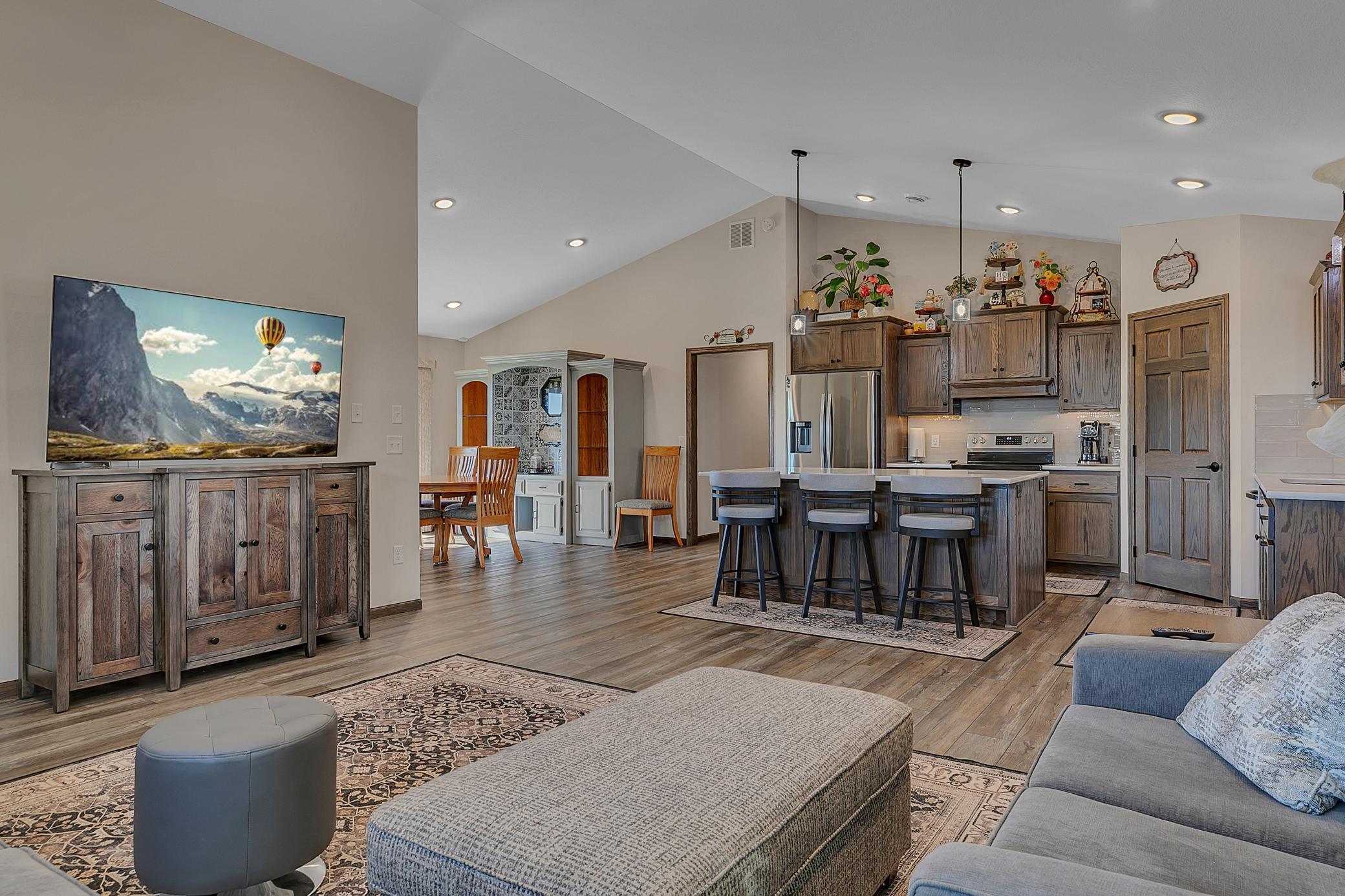 Saint Joseph, Minnesota, 56374, United States, 3 Bedrooms Bedrooms, ,2 BathroomsBathrooms,Residential,For Sale,1988630