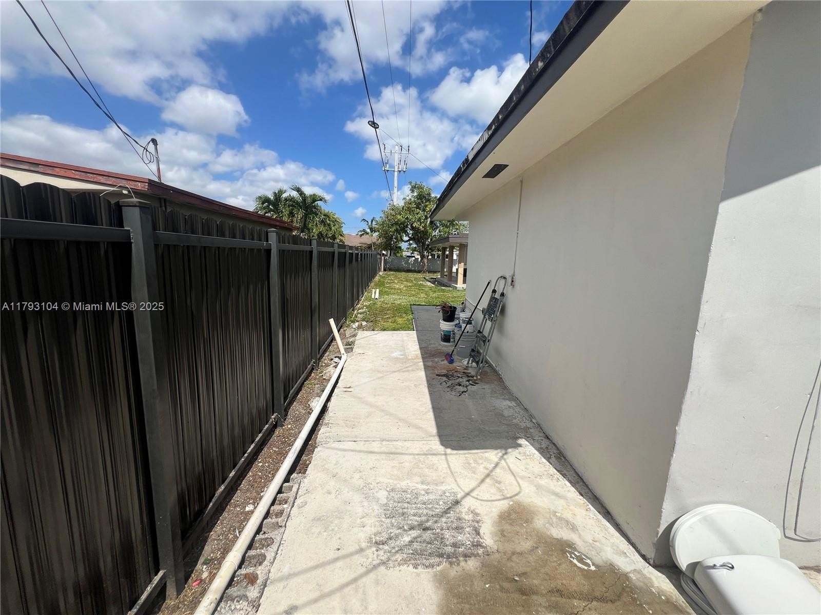 Miami, Florida, 33165, United States, 4 Bedrooms Bedrooms, ,2 BathroomsBathrooms,Residential,For Sale,1936864