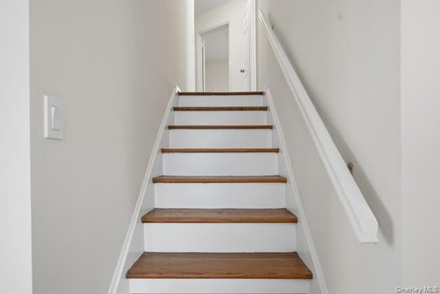 East Patchogue, New York, 11772, United States, 3 Bedrooms Bedrooms, ,2 BathroomsBathrooms,Residential,For Sale,1994647