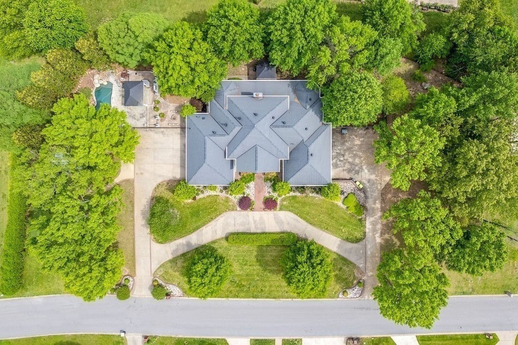 Clarksville, Tennessee, 37043, United States, 7 Bedrooms Bedrooms, ,7 BathroomsBathrooms,Residential,For Sale,1999210