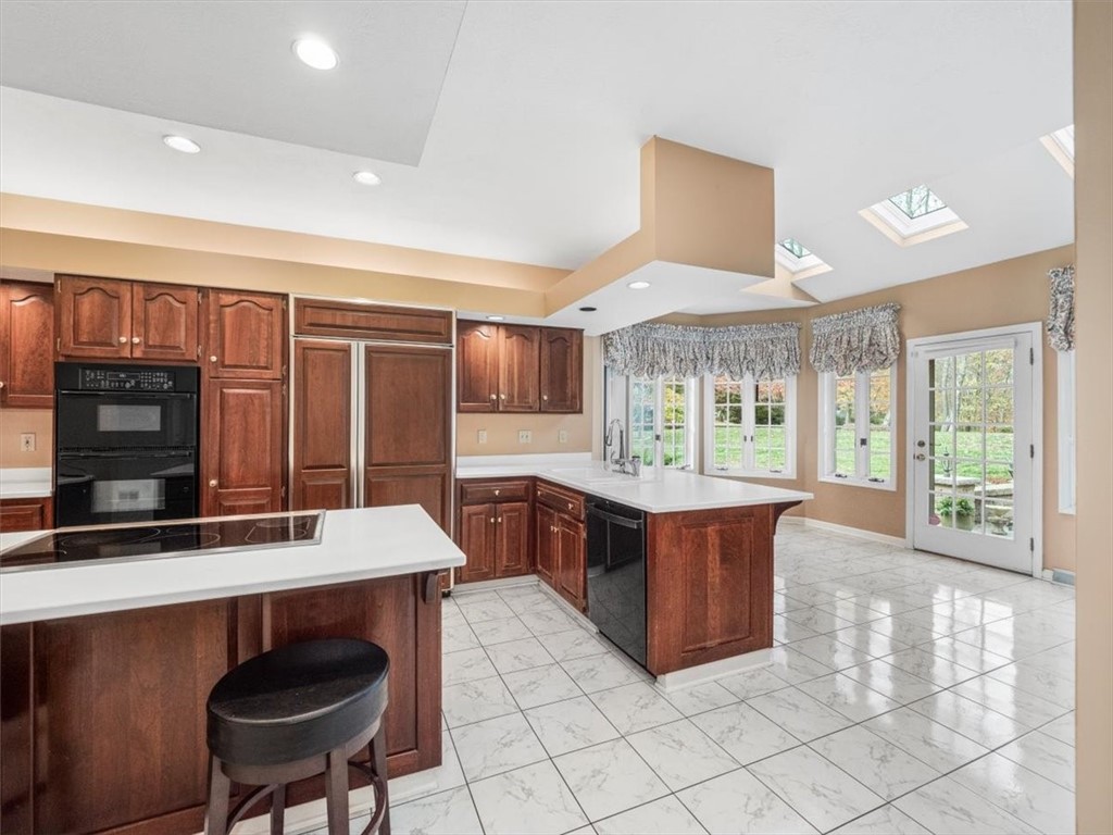 Marshall, Pennsylvania, 15090, United States, 4 Bedrooms Bedrooms, ,5 BathroomsBathrooms,Residential,For Sale,1989478