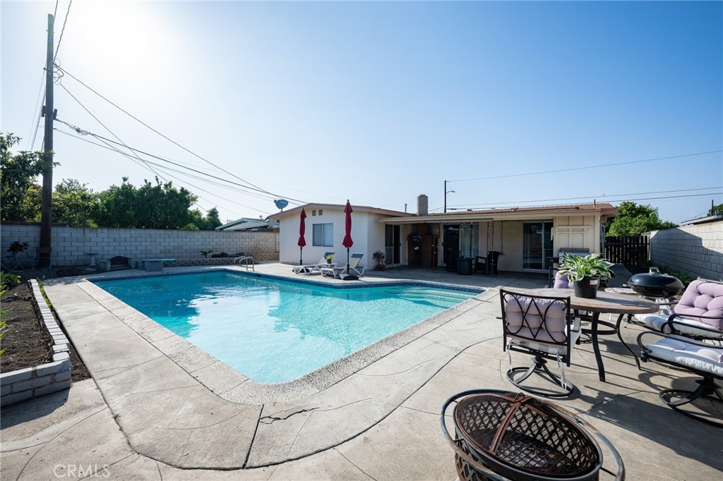 Garden Grove, California, 92841, United States, 4 Bedrooms Bedrooms, ,2 BathroomsBathrooms,Residential,For Sale,1846851