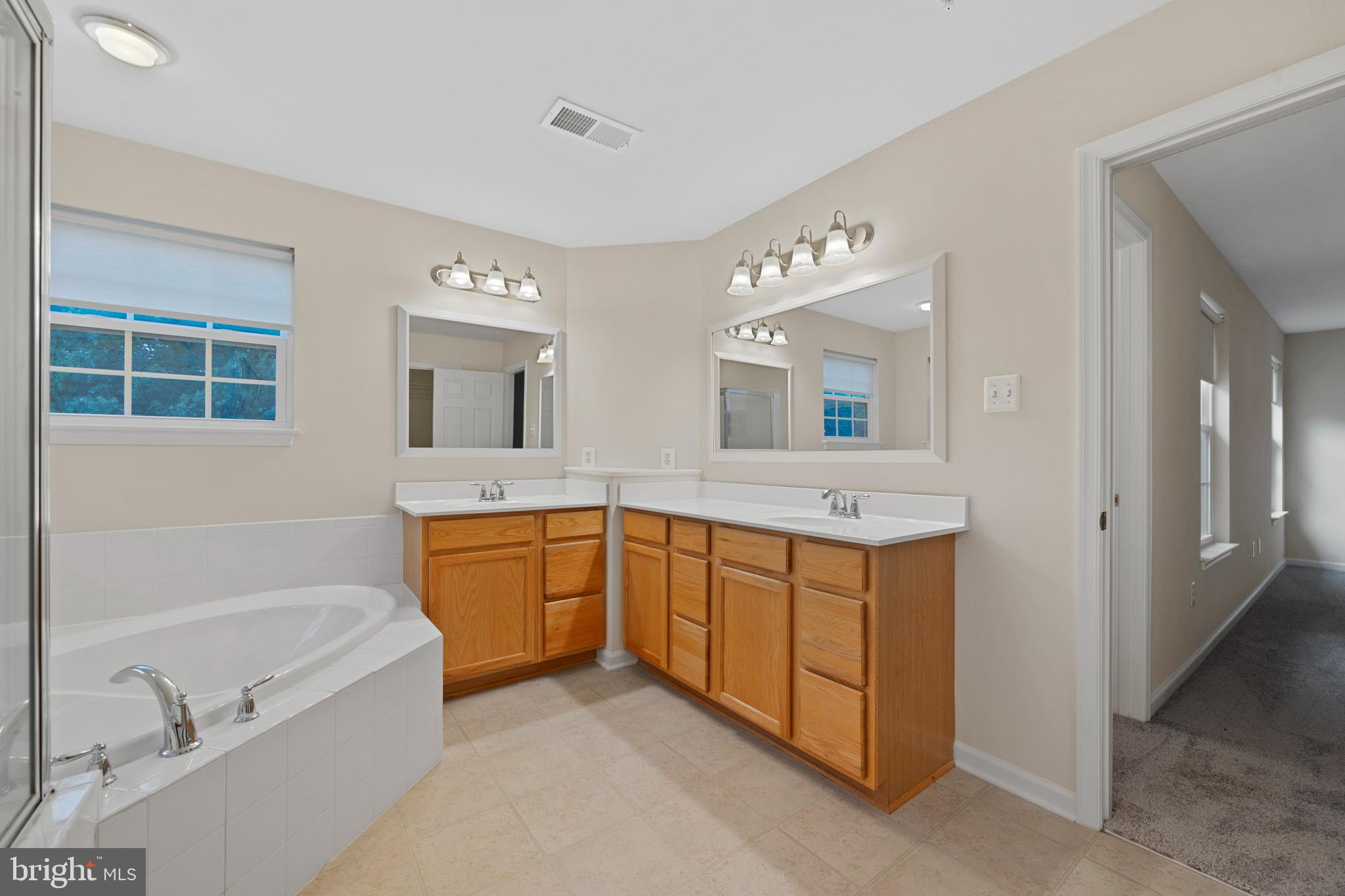 Waldorf, Maryland, 20603, United States, 5 Bedrooms Bedrooms, ,4 BathroomsBathrooms,Residential,For Sale,1914129