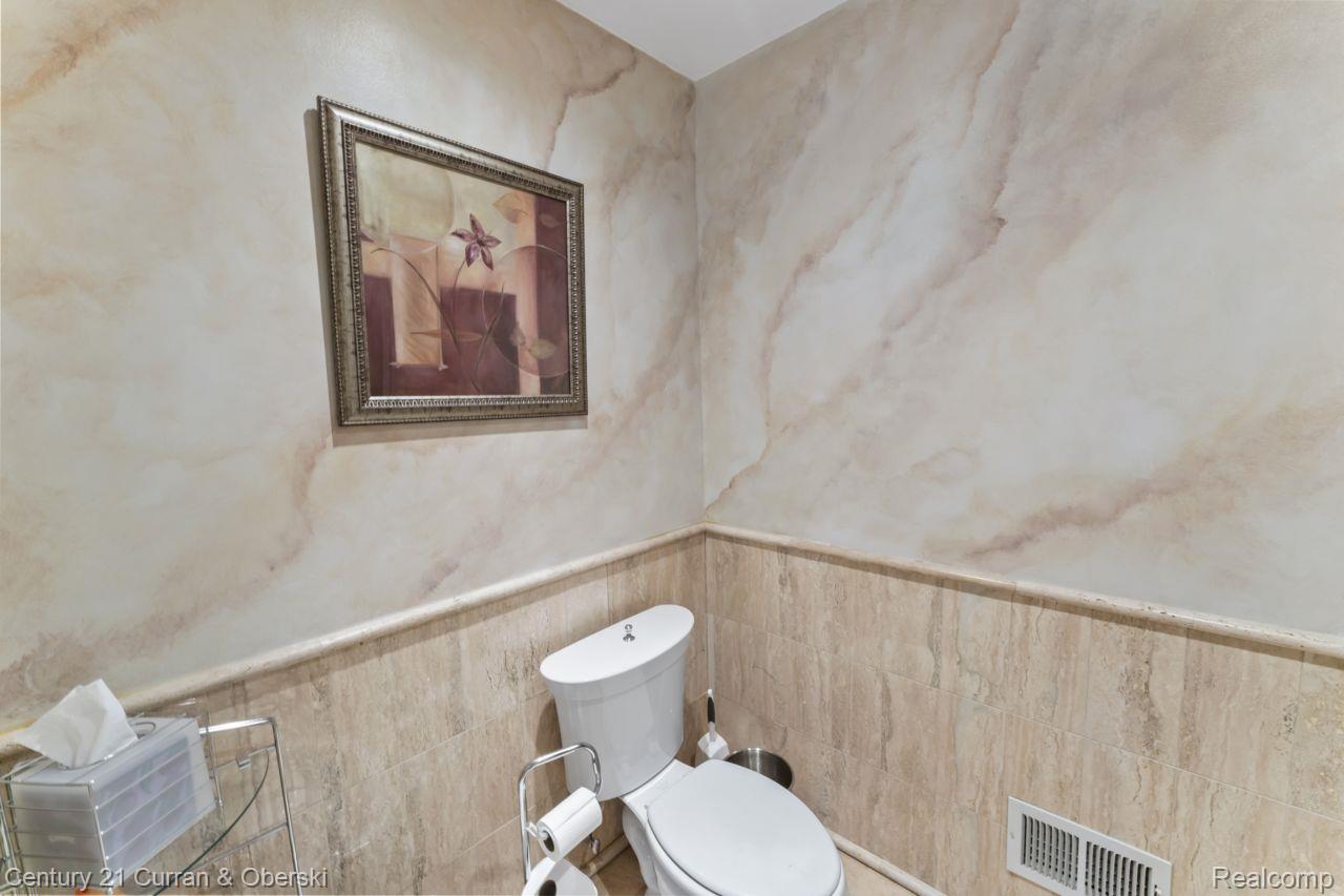 Dearborn Heights, Michigan, 48127, United States, 4 Bedrooms Bedrooms, ,4 BathroomsBathrooms,Residential,For Sale,1905495