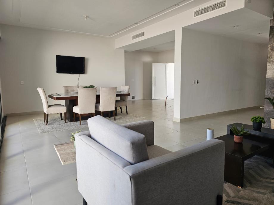 Torreón, Coahuila de Zaragoza, 27023, Mexico, 4 Bedrooms Bedrooms, ,4 BathroomsBathrooms,Residential,For Sale,2001959