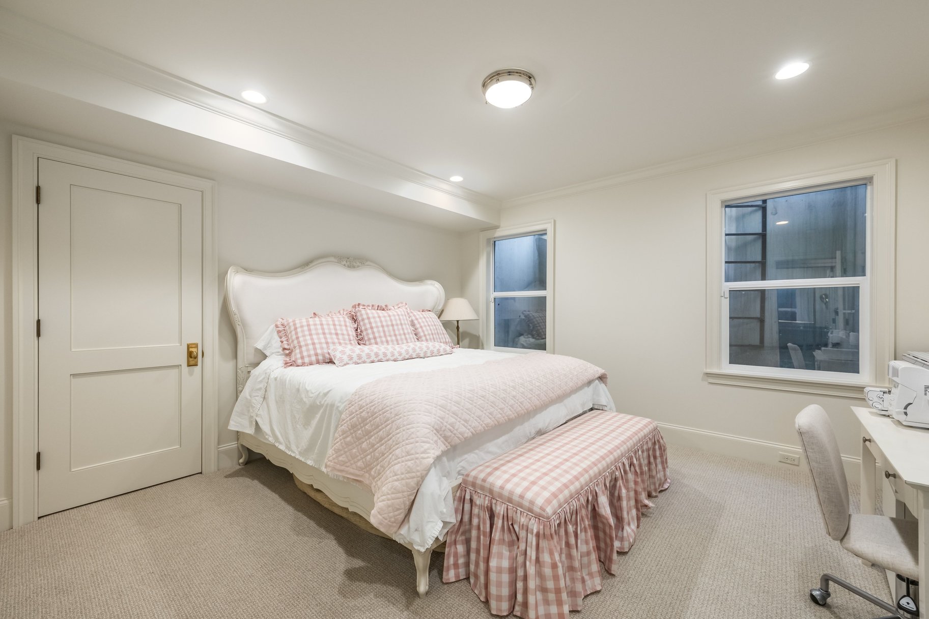  Timeless Colonial Charm Meets Refined Modern Luxury In This Storybook Retreat - 物件實景