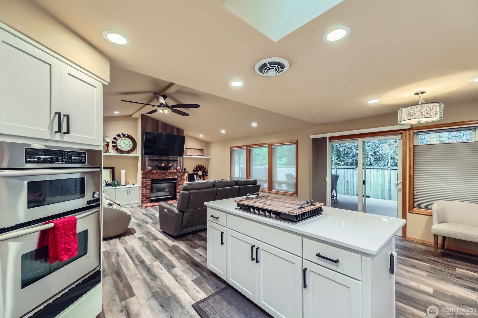 Mill Creek, Washington, 98012, United States, 3 Bedrooms Bedrooms, ,3 BathroomsBathrooms,Residential,For Sale,1792032