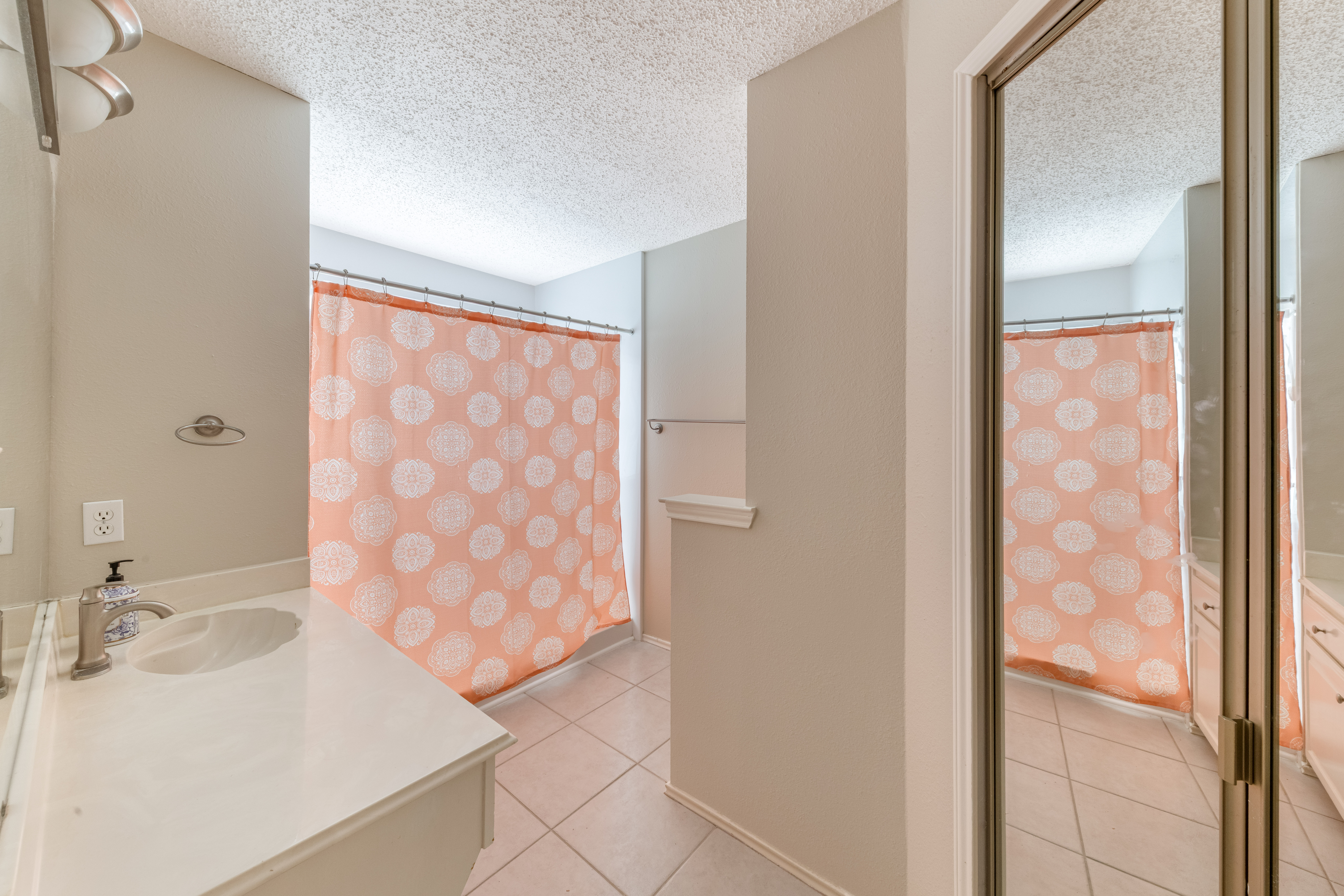  Move-in Ready Condo in the Heart of Valley Ranch - 物件實景