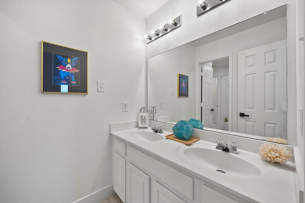 Rockwall, Texas, 75087, United States, 4 Bedrooms Bedrooms, ,3 BathroomsBathrooms,Residential,For Sale,1956984