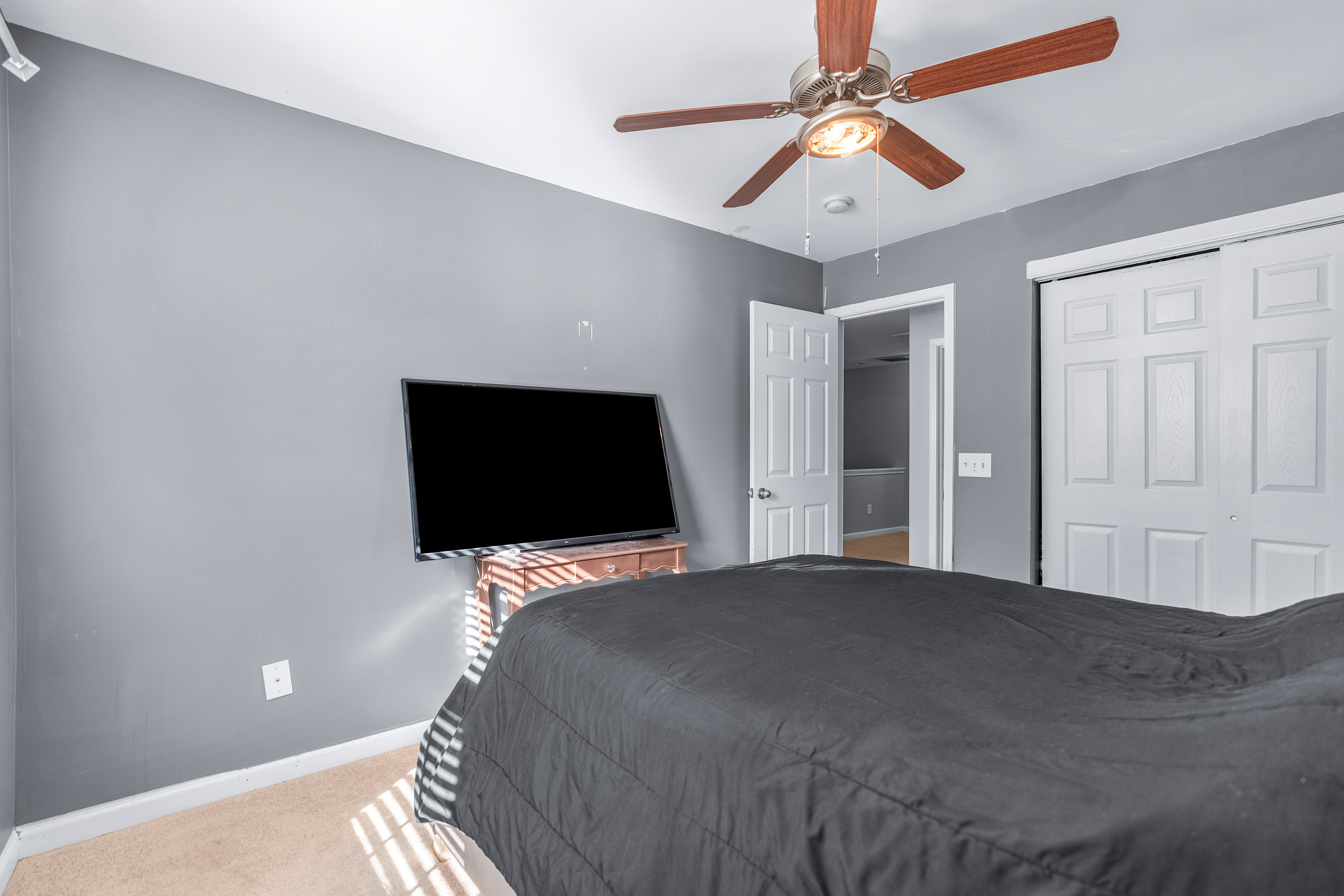  Stylish, Spacious and Ideally Located Townhome - 物件實景