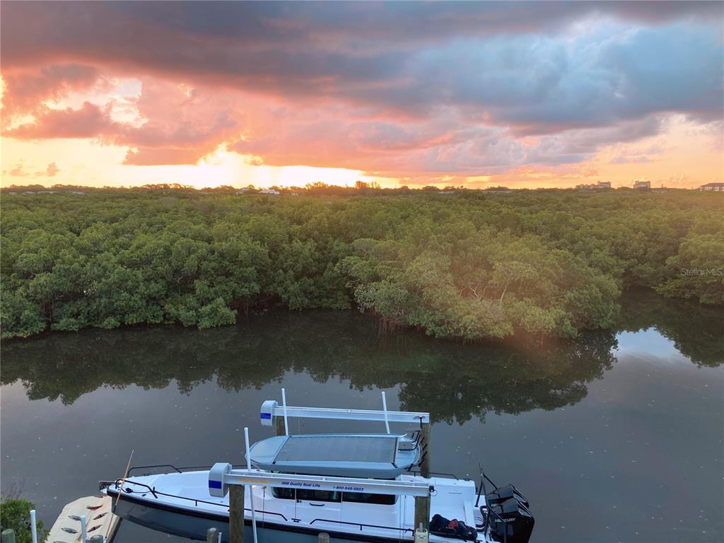 Sarasota, Florida, 34242, United States, 4 Bedrooms Bedrooms, ,5 BathroomsBathrooms,Residential,For Sale,1999117