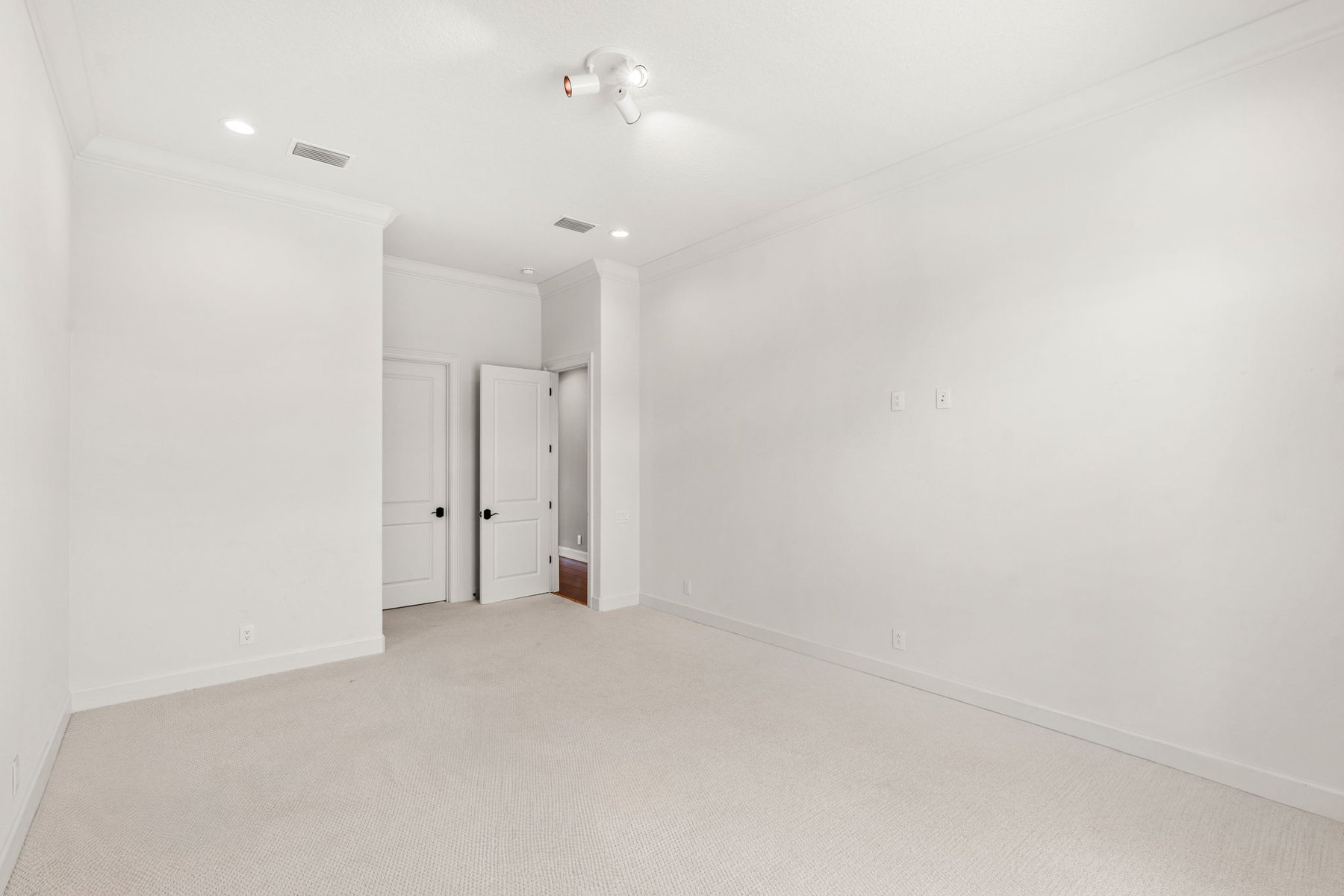 135 Lansing Island Drive, Indian Harbour Beach, FL, 32937 - 物件實景