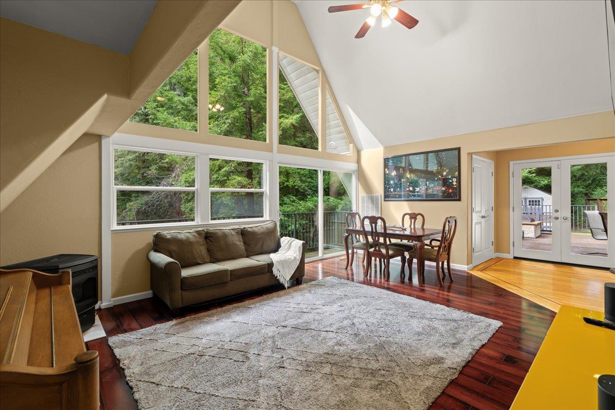 Los Gatos, California, 95033, United States, 3 Bedrooms Bedrooms, ,2 BathroomsBathrooms,Residential,For Sale,1839951