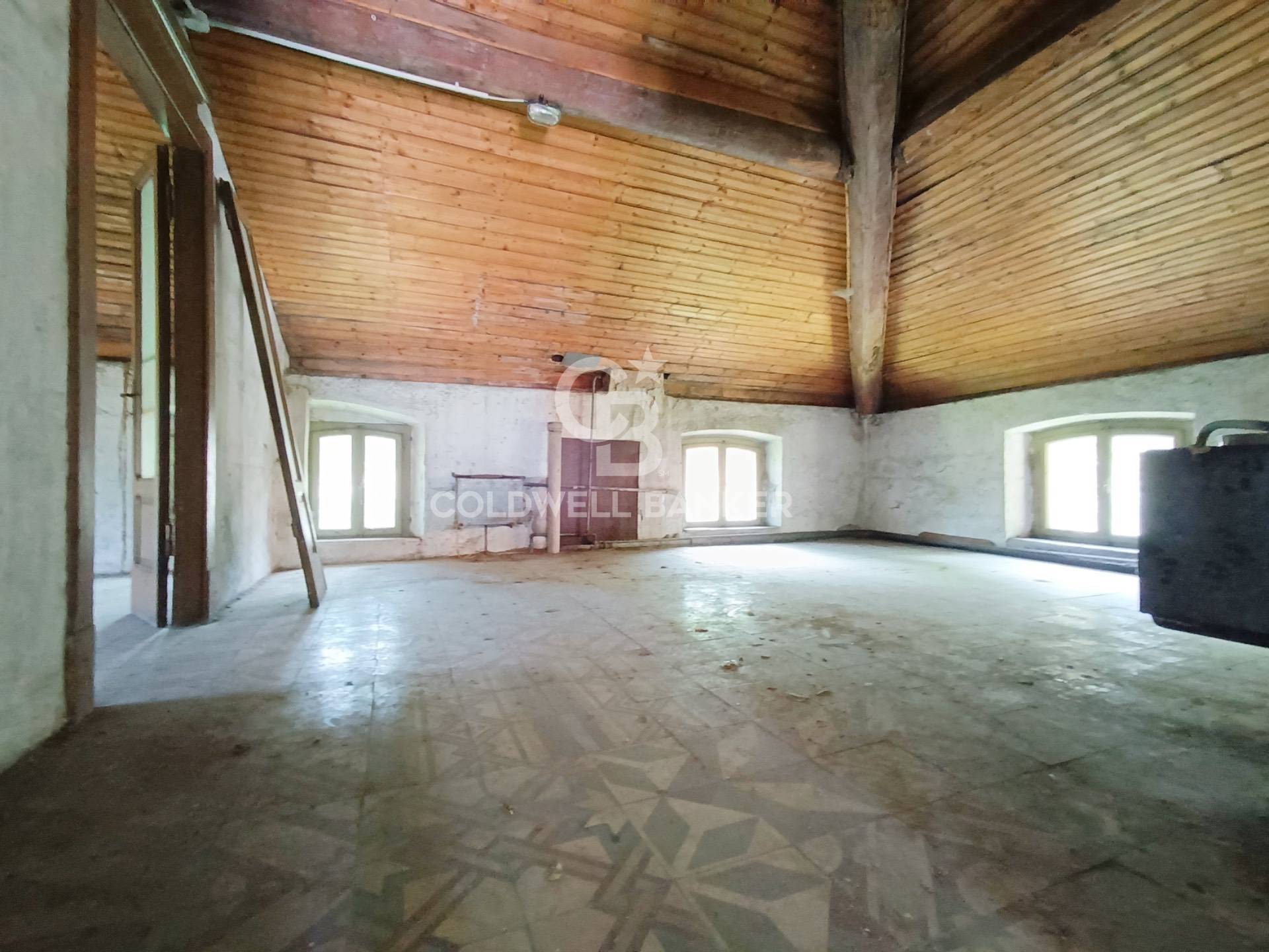 Lovere, Bergamo, 24065, IT, 9 Bedrooms Bedrooms, ,4 BathroomsBathrooms,Residential,For Sale,1796292