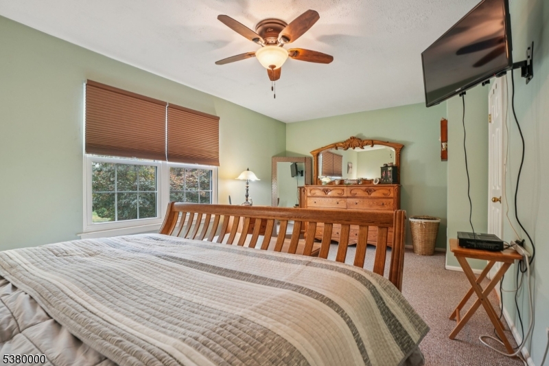 Edison Twp., New Jersey, 08820, United States, 2 Bedrooms Bedrooms, ,2 BathroomsBathrooms,Residential,For Sale,1926021