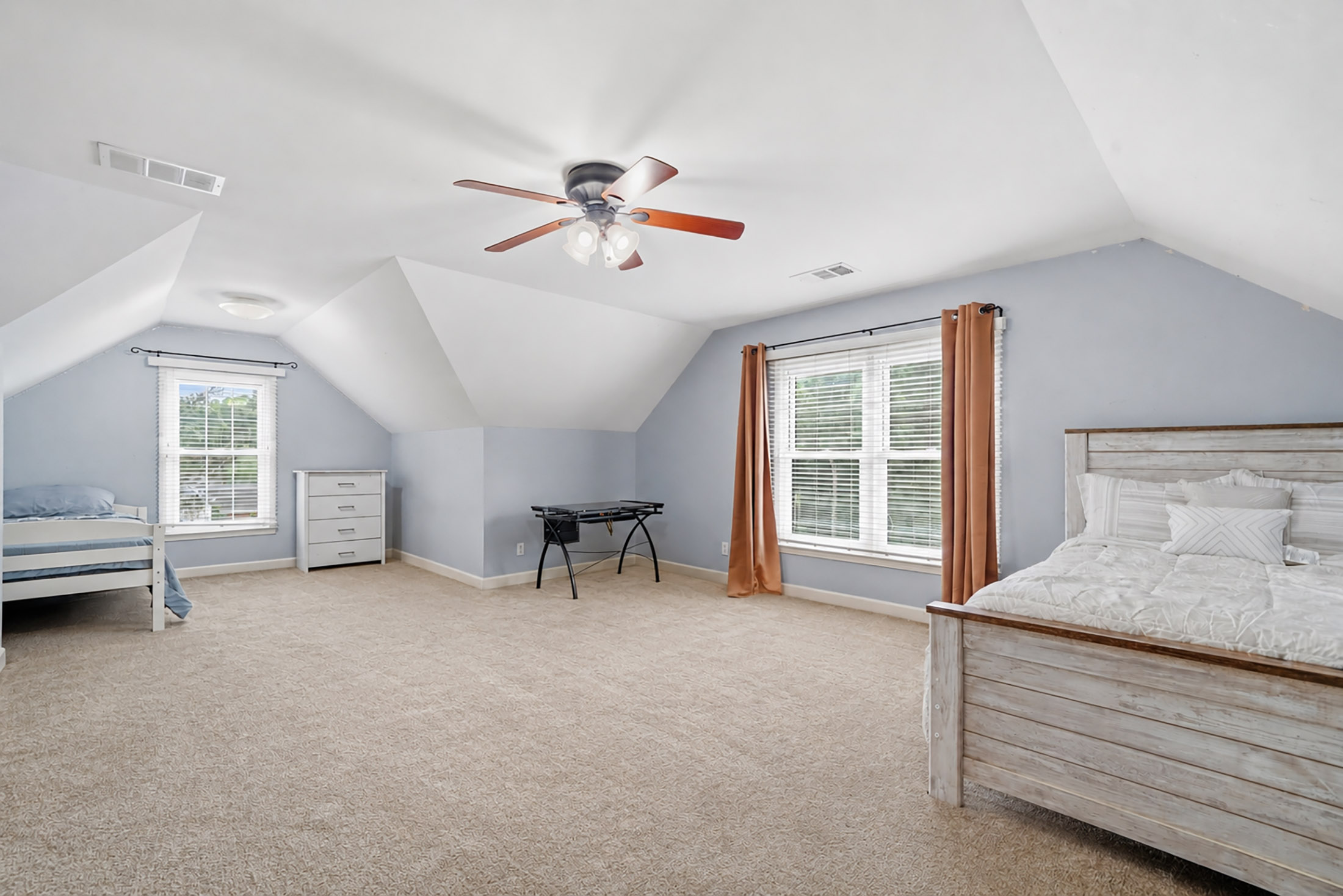  This Glastonberry Home Is Ready to Welcome Its Next Chapter - 物件實景