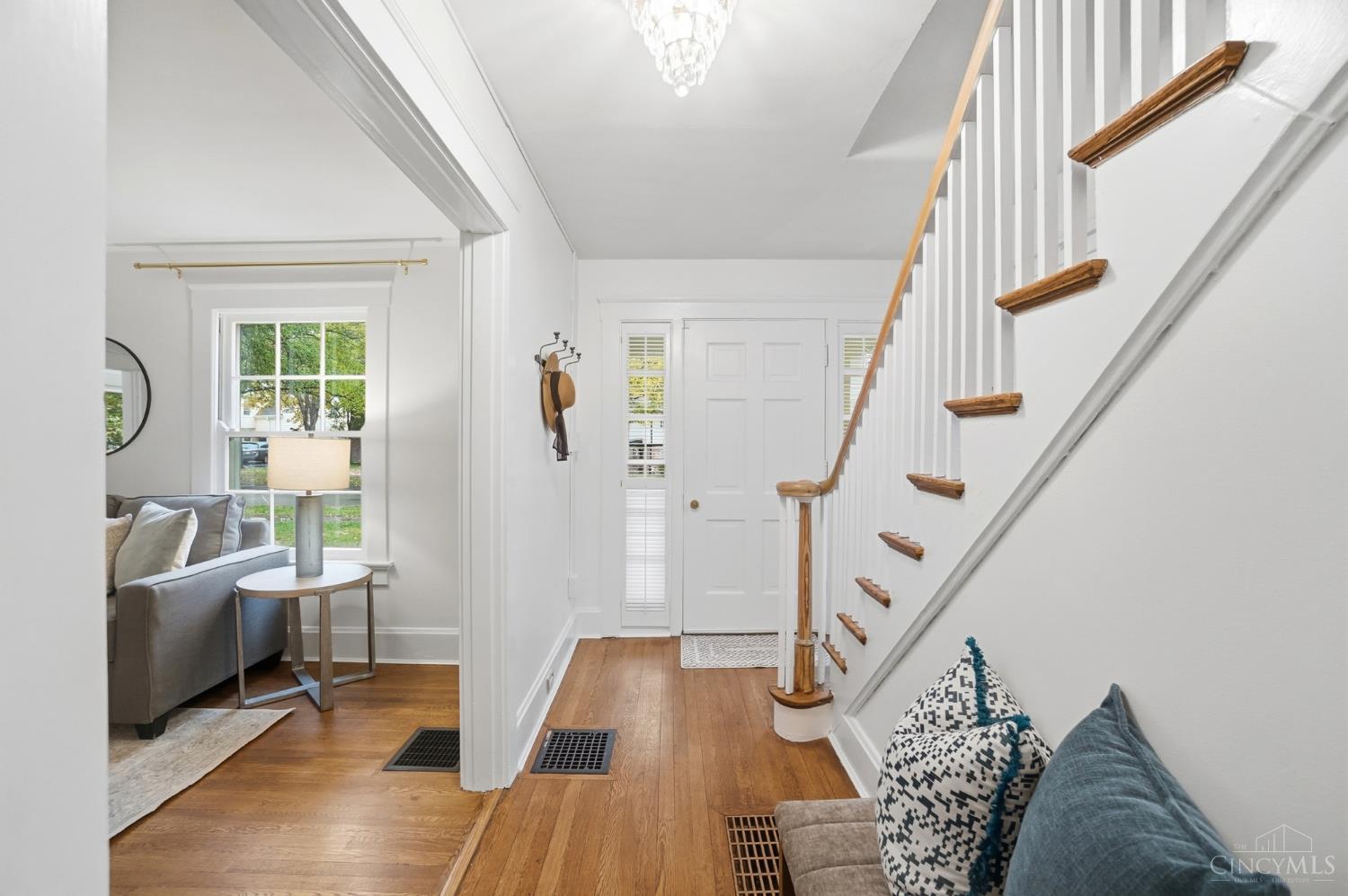 Cincinnati, Ohio, 45227, United States, 3 Bedrooms Bedrooms, ,2 BathroomsBathrooms,Residential,For Sale,1989456