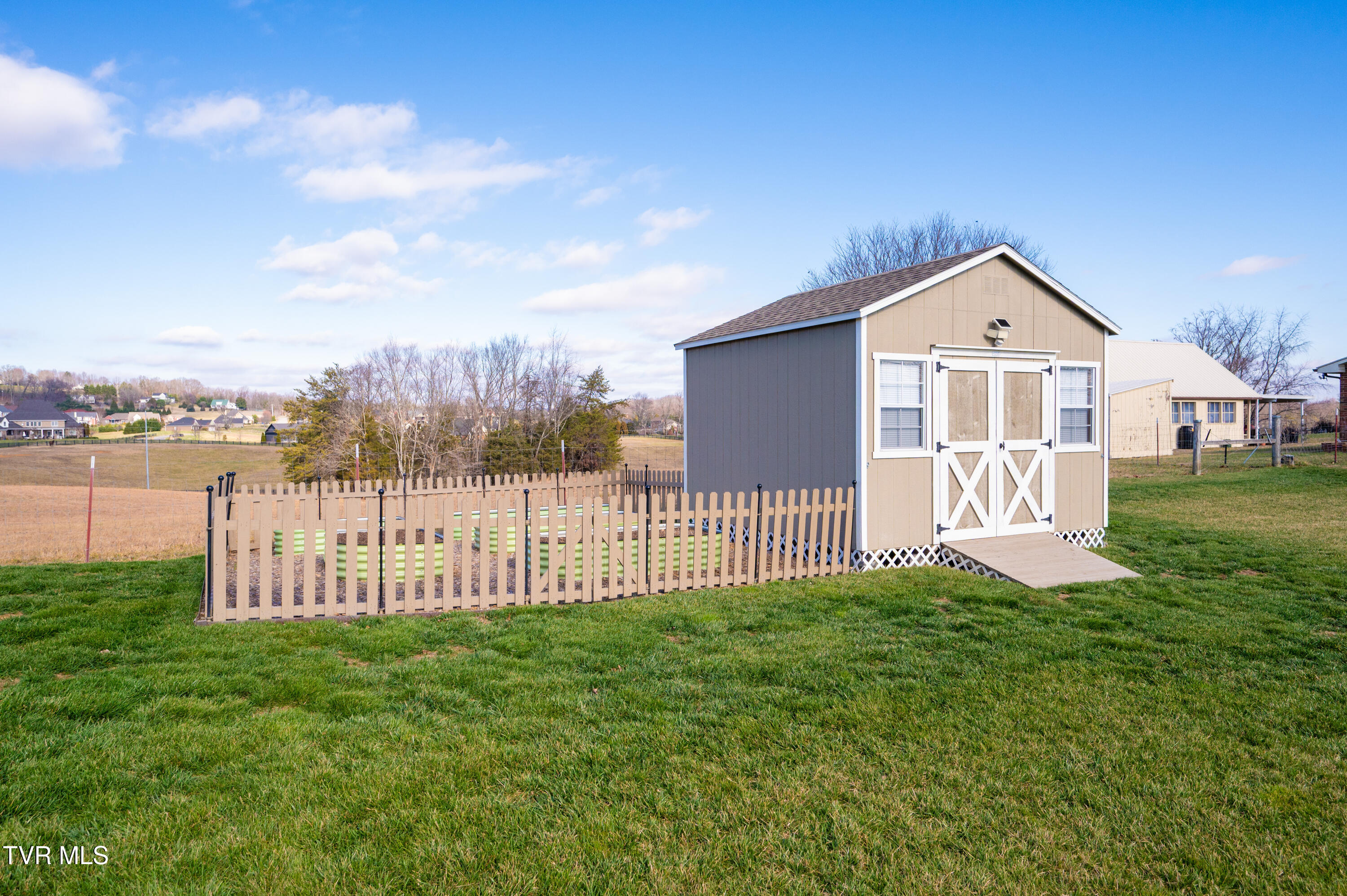 Greeneville, Tennessee, 37745, United States, 4 Bedrooms Bedrooms, ,3 BathroomsBathrooms,Residential,For Sale,2005652