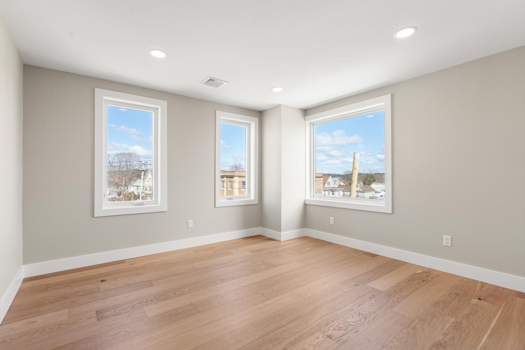 Waltham, Massachusetts, 02453, United States, 8 Bedrooms Bedrooms, ,8 BathroomsBathrooms,Residential,For Sale,1912602