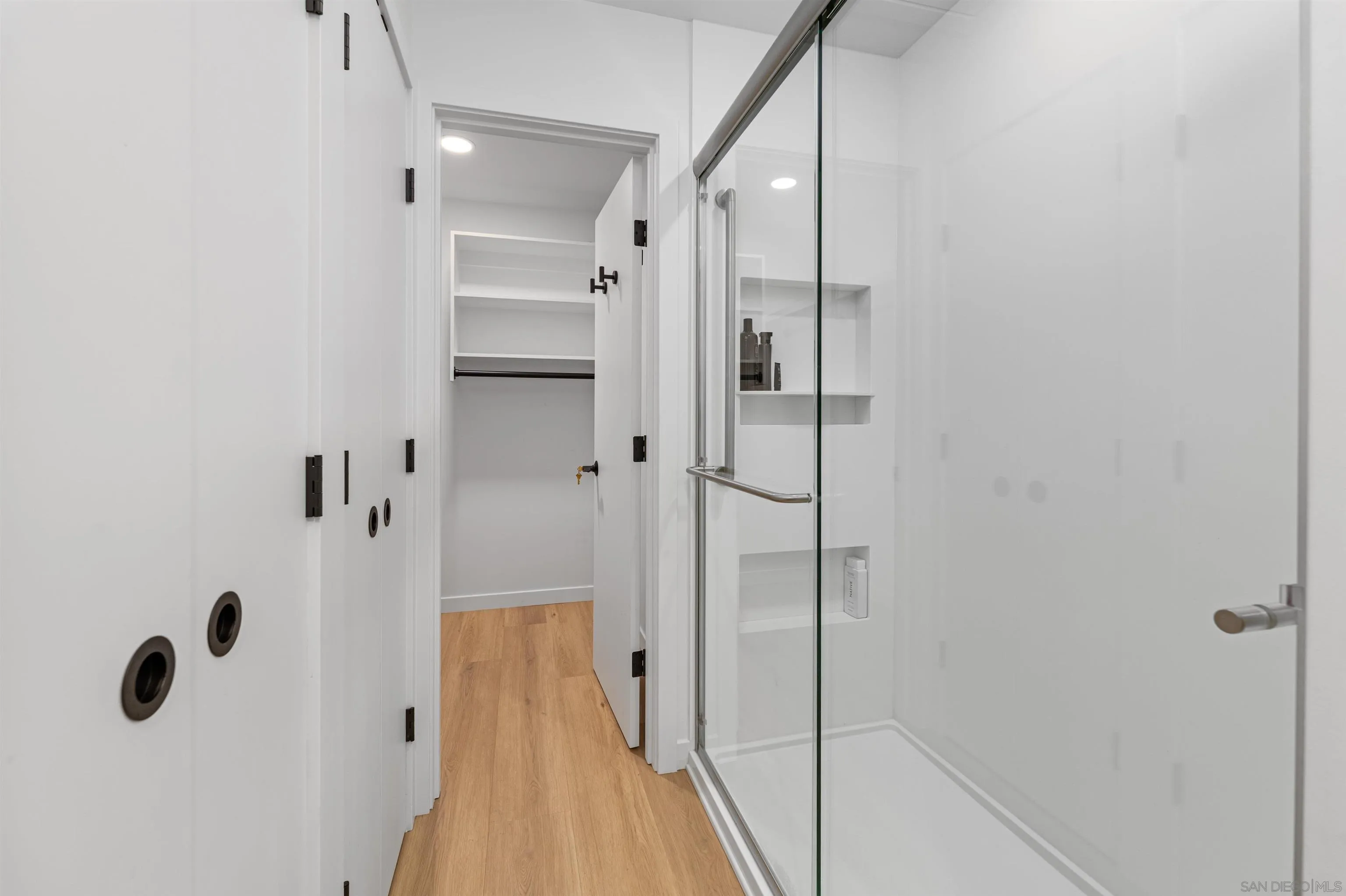 San Diego, California, 92111, United States, 2 Bedrooms Bedrooms, ,3 BathroomsBathrooms,Residential,For Sale,2003271