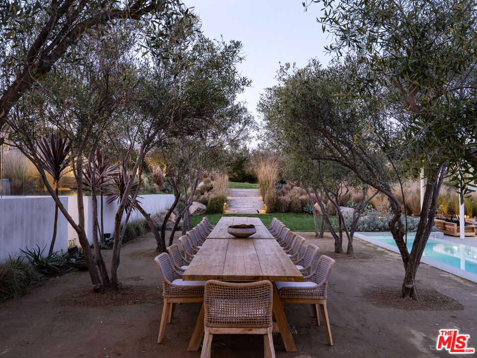 Malibu, California, 90265, United States, 5 Bedrooms Bedrooms, ,8 BathroomsBathrooms,Residential,For Sale,1925394