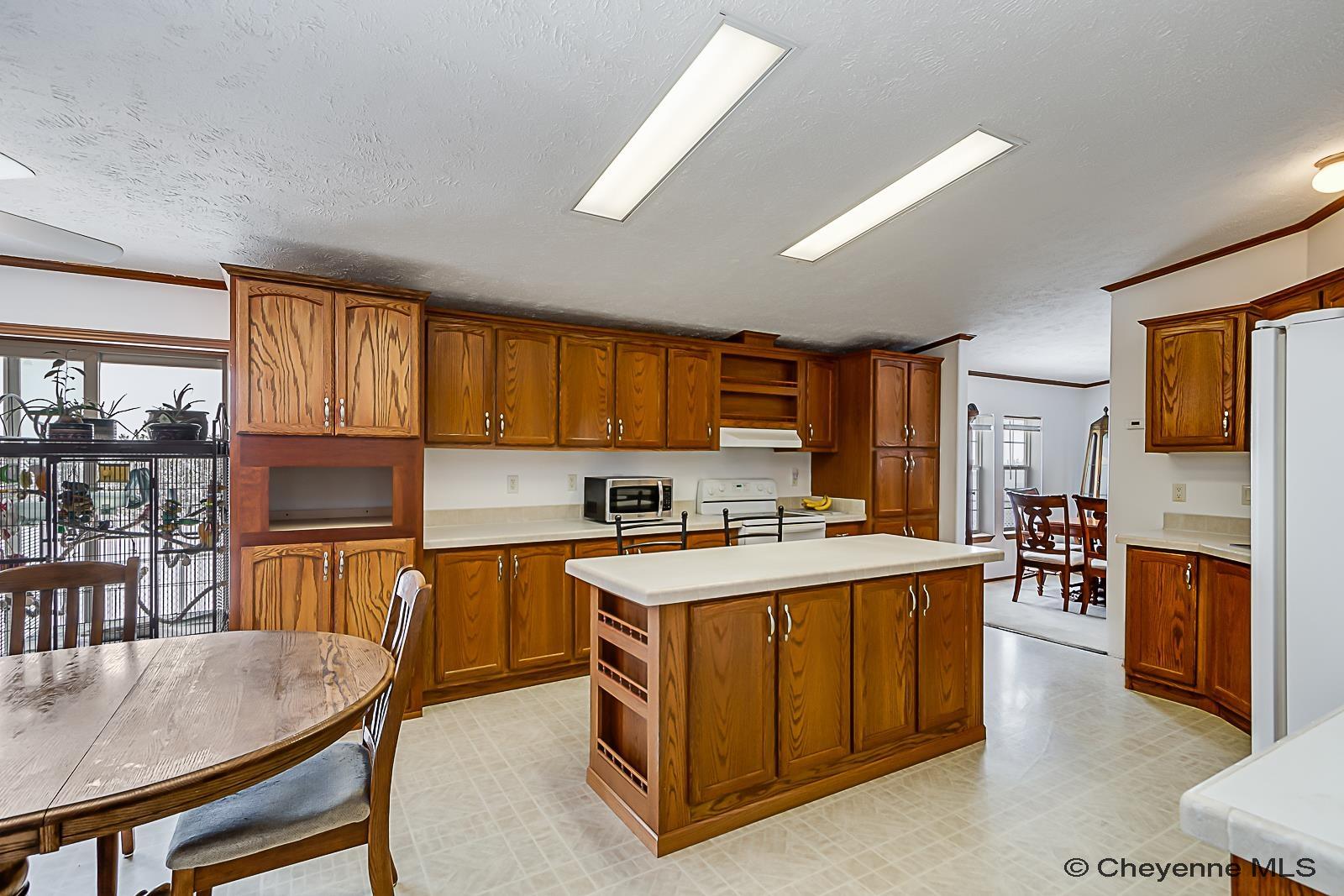 Cheyenne, Wyoming, 82009, United States, 3 Bedrooms Bedrooms, ,2 BathroomsBathrooms,Residential,For Sale,1826400