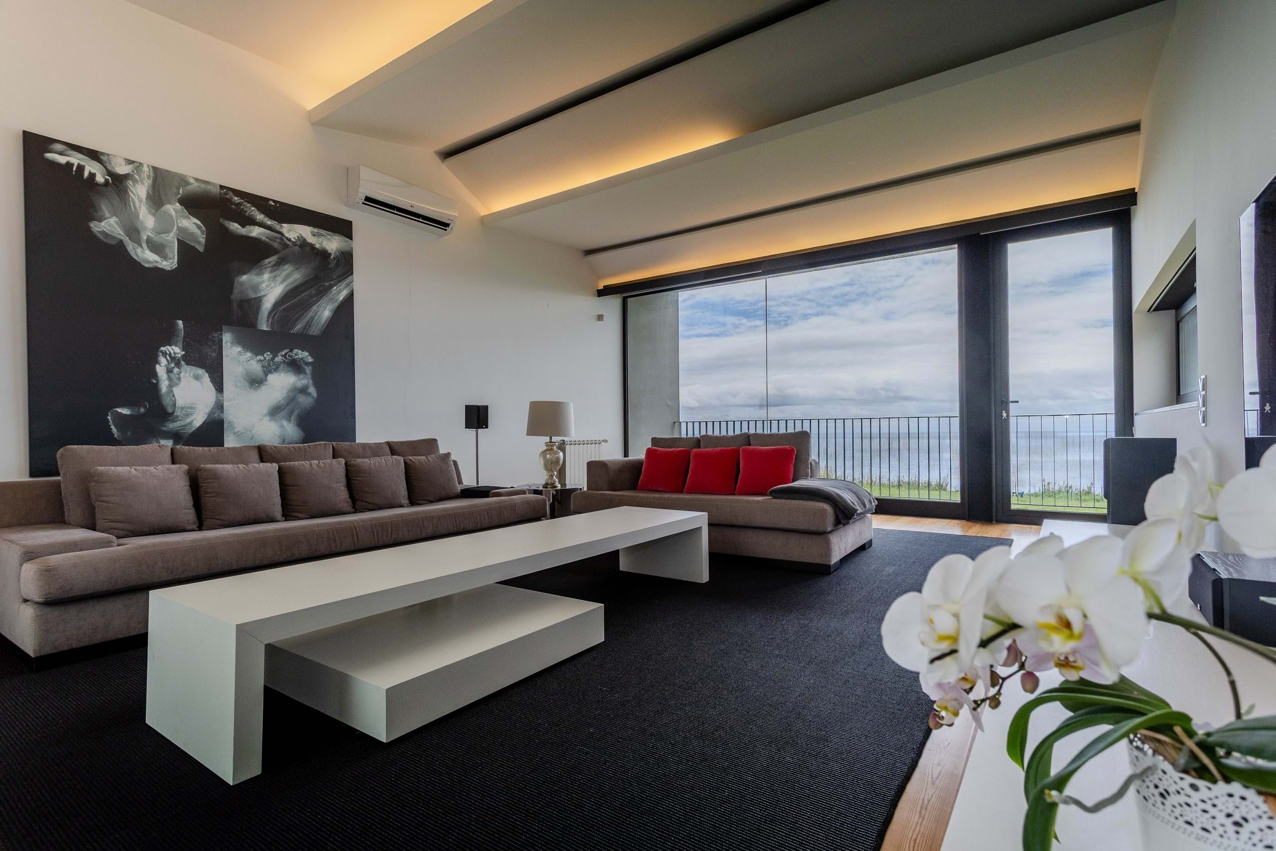 Ponta Delgada, Ilha de São Miguel, 9560-501, PT, 3 Bedrooms Bedrooms, ,4 BathroomsBathrooms,Residential,For Sale,1826448
