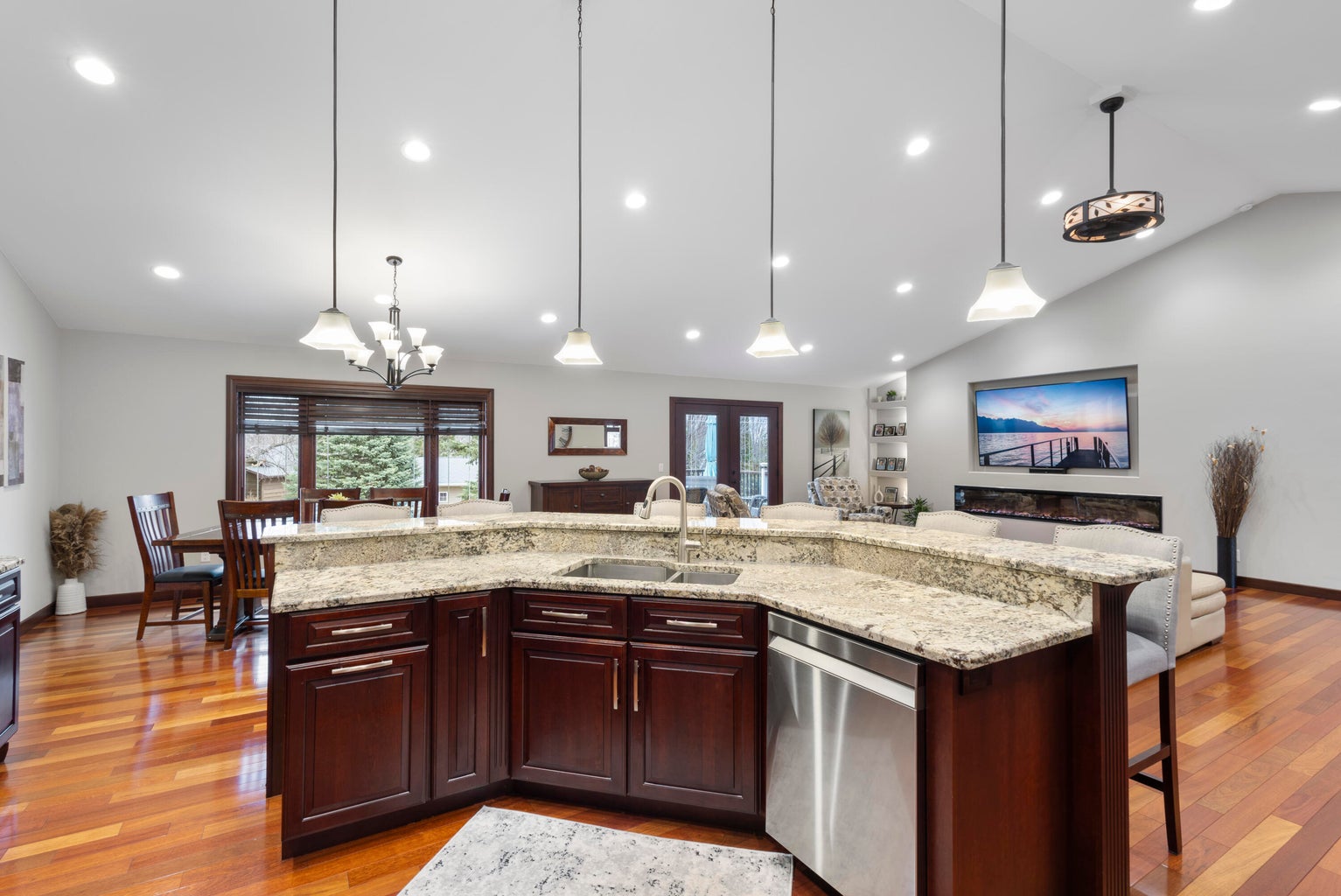 Brookings, South Dakota, 57006, United States, 5 Bedrooms Bedrooms, ,1 BathroomBathrooms,Residential,For Sale,1924534