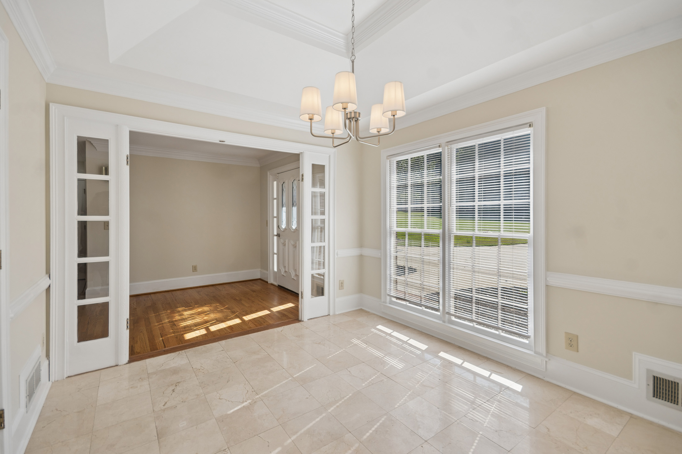 Beautifully Refreshed Ranch Nestled on an Expansive Cul-de-sac Lot - 物件實景