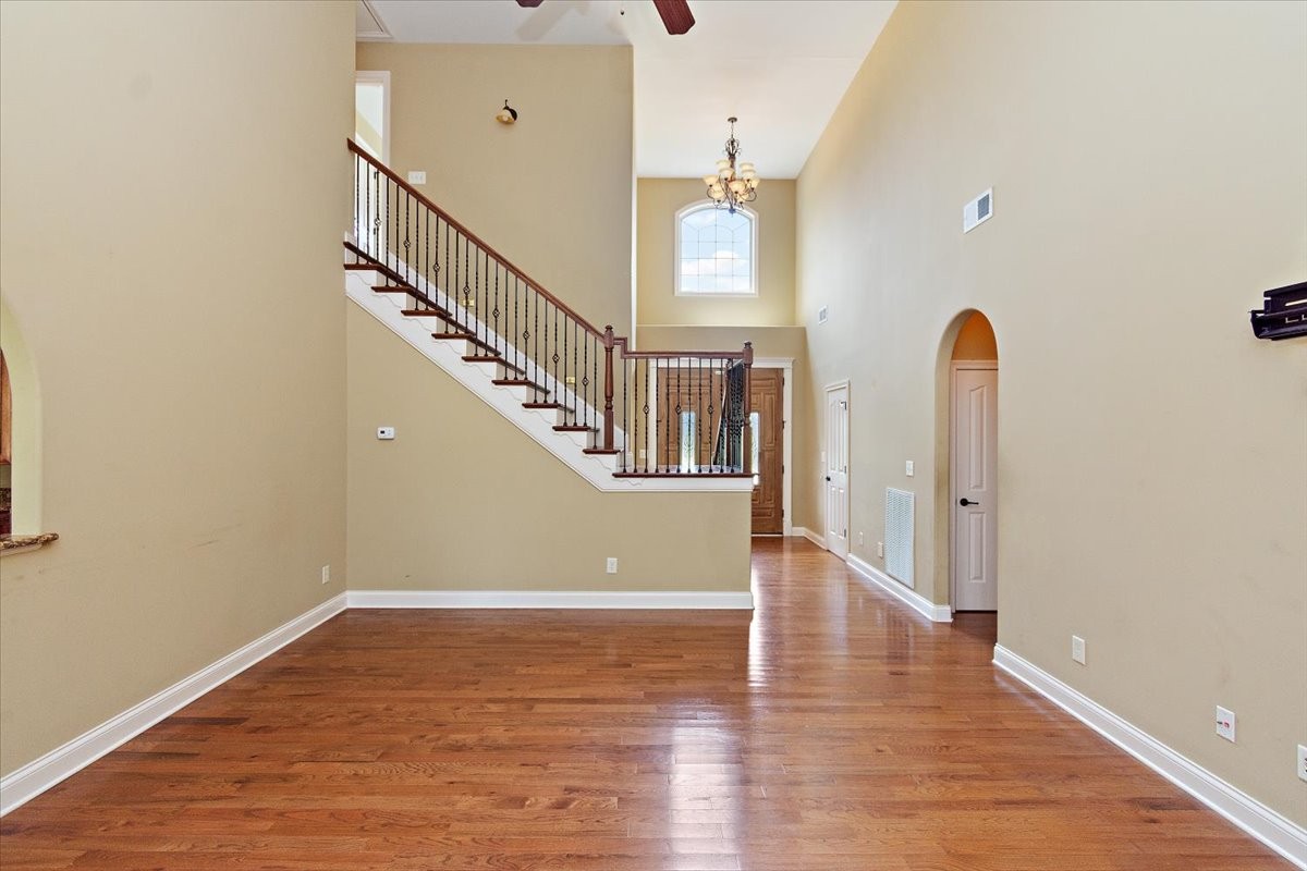 Clarksville, Tennessee, 37043, United States, 4 Bedrooms Bedrooms, ,4 BathroomsBathrooms,Residential,For Sale,1933080