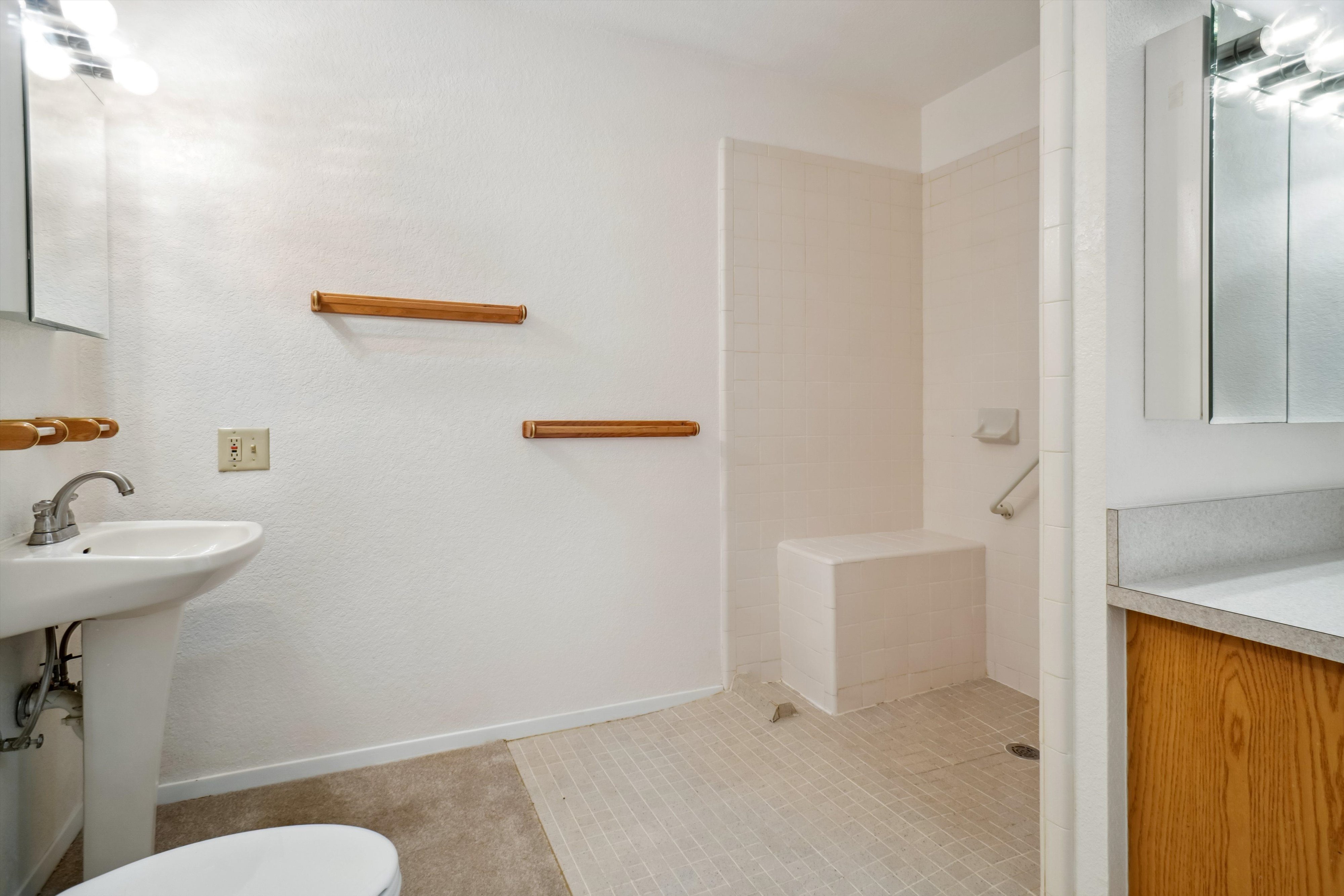 Bridgeport, Texas, 76426, United States, 4 Bedrooms Bedrooms, ,3 BathroomsBathrooms,Residential,For Sale,1981082