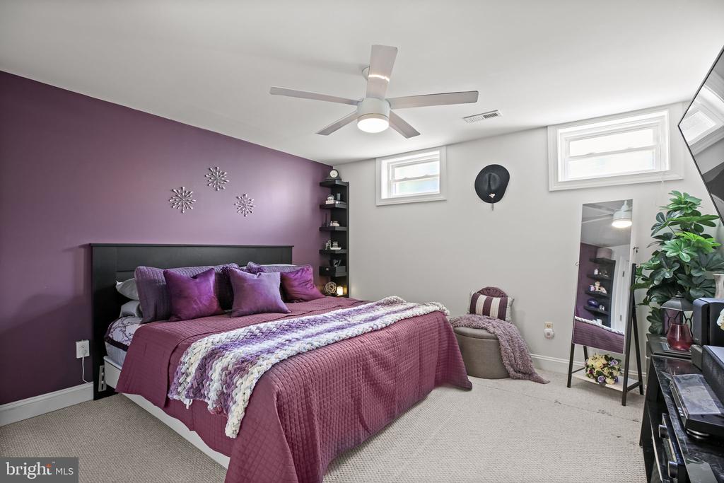 Fredericksburg, Virginia, 22407, United States, 5 Bedrooms Bedrooms, ,5 BathroomsBathrooms,Residential,For Sale,1927805