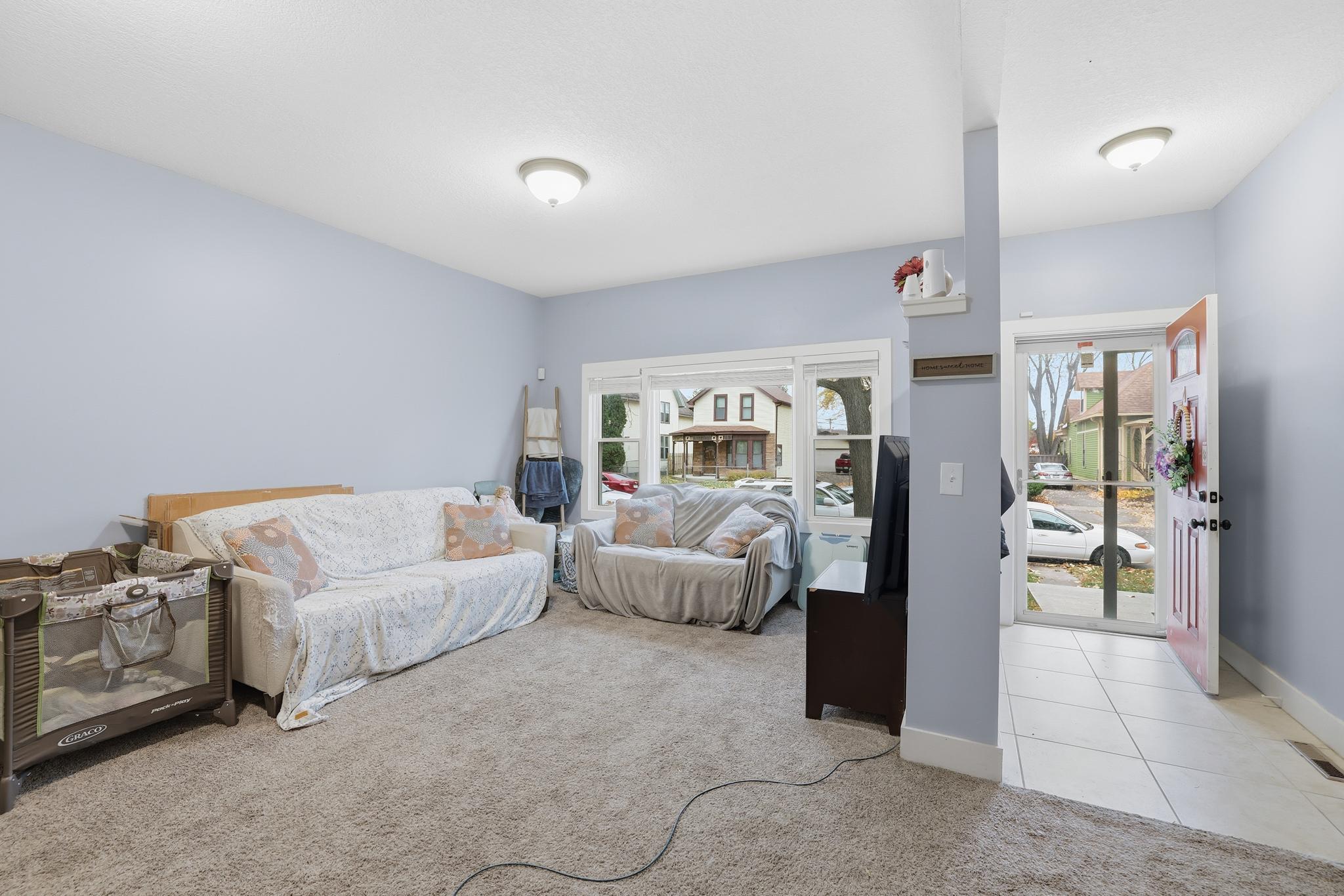 Saint Paul, Minnesota, 55102, United States, ,Residential,For Sale,1989124