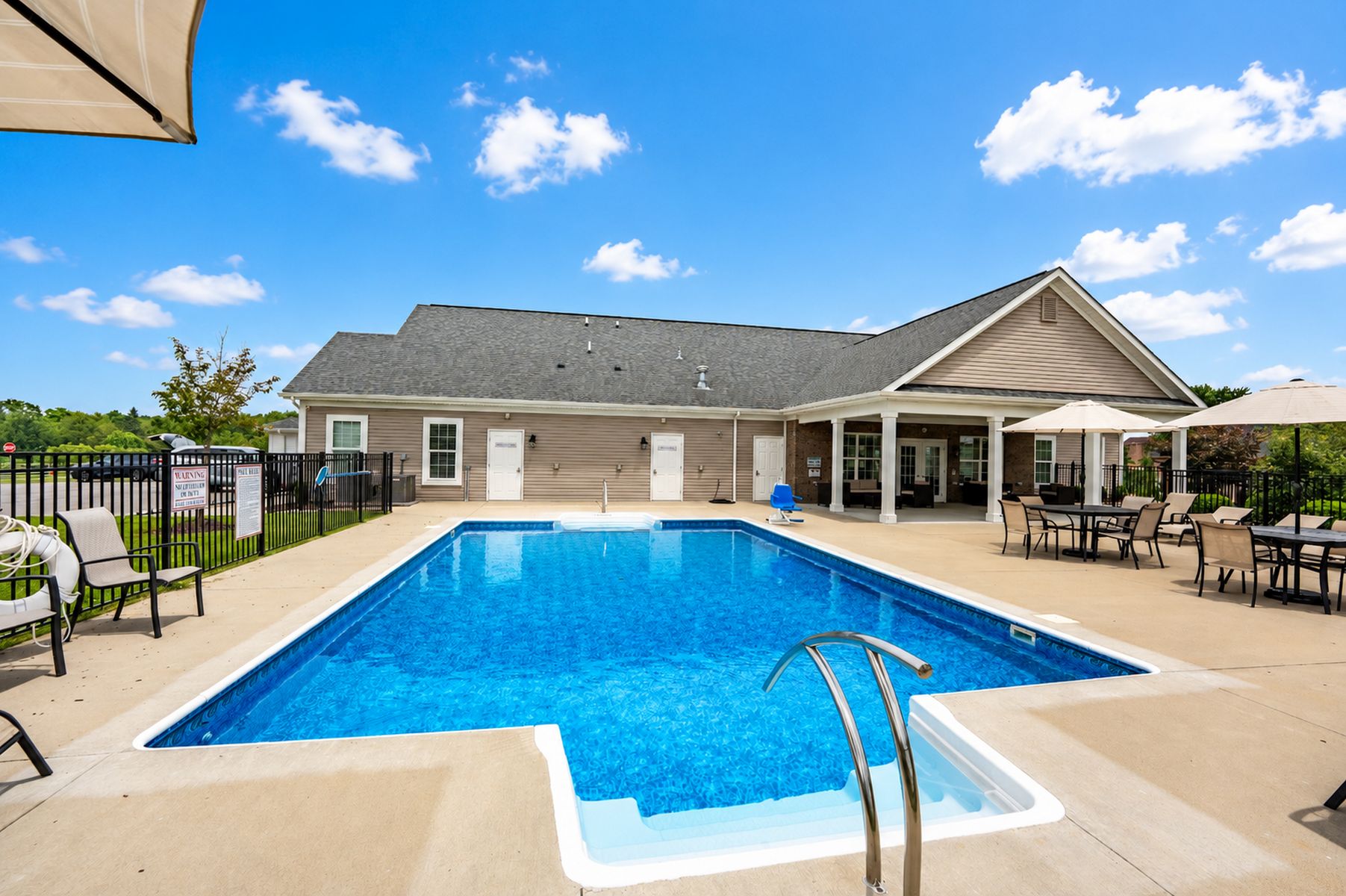  1083 Forest Oaks Drive, Butler, PA 16001 - 物件實景