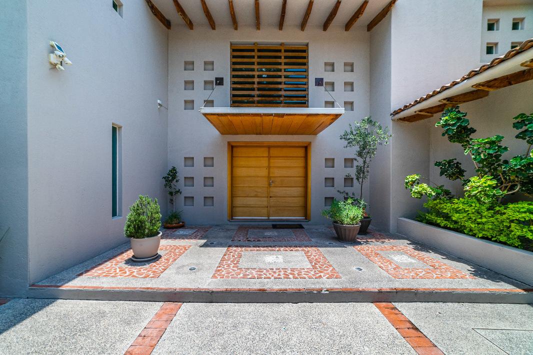 Robles, Querétaro, Querétaro, 76100, Mexico, 4 Bedrooms Bedrooms, ,4 BathroomsBathrooms,Residential,For Sale,Robles,1443565