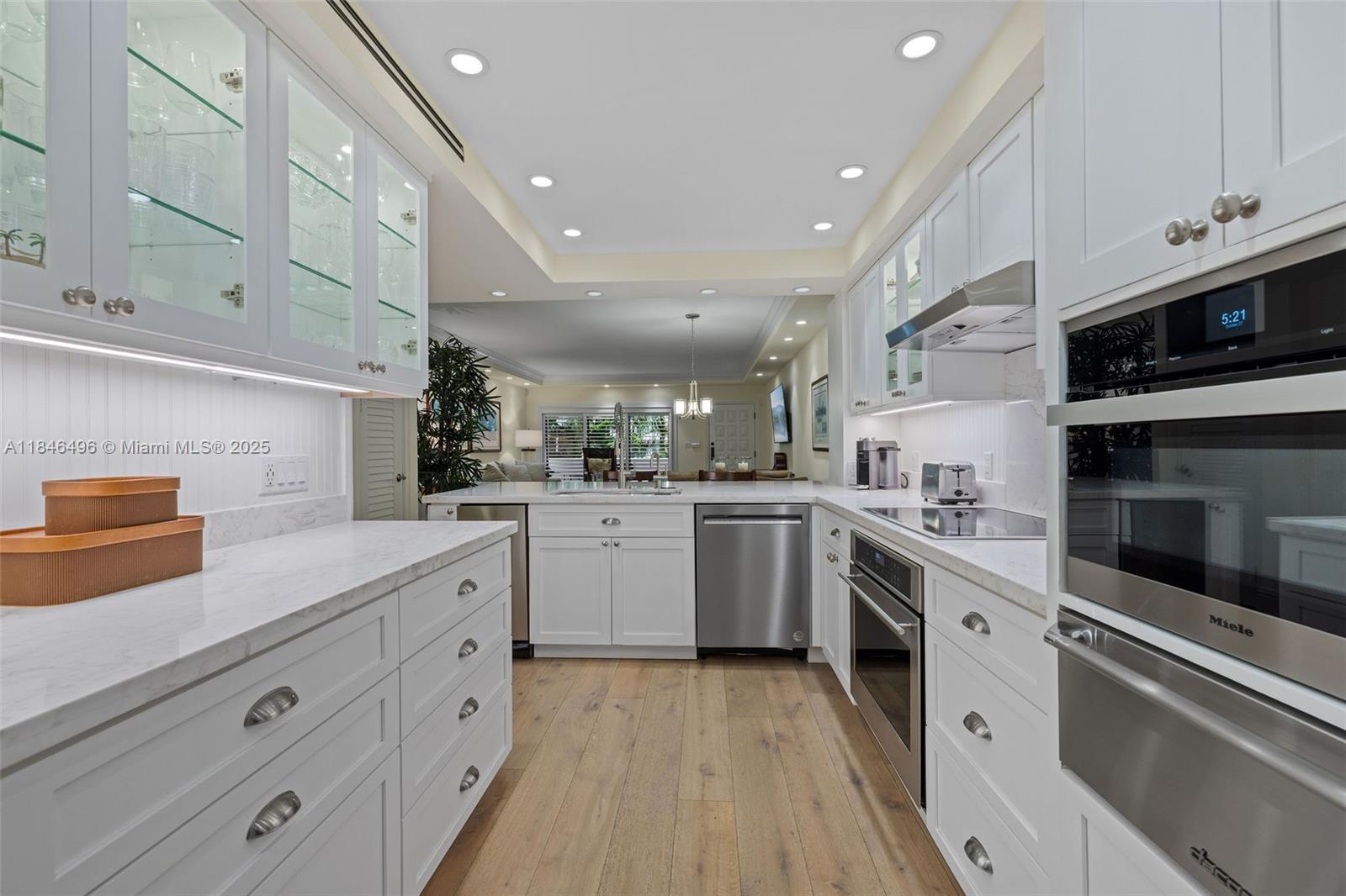 Coral Gables, Florida, 33134, United States, 2 Bedrooms Bedrooms, ,3 BathroomsBathrooms,Residential,For Sale,1901366