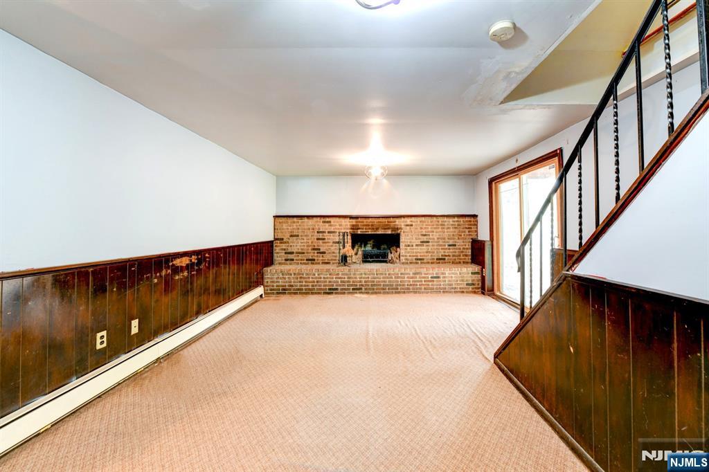 Ramsey, New Jersey, 07446, United States, 3 Bedrooms Bedrooms, ,3 BathroomsBathrooms,Residential,For Sale,1972690